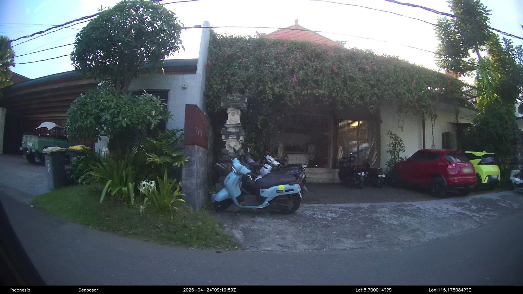 Street view near Maxi Hotel and Spa, Legian — © Kaart---RIGHT (CC BY-SA · Mapillary)
