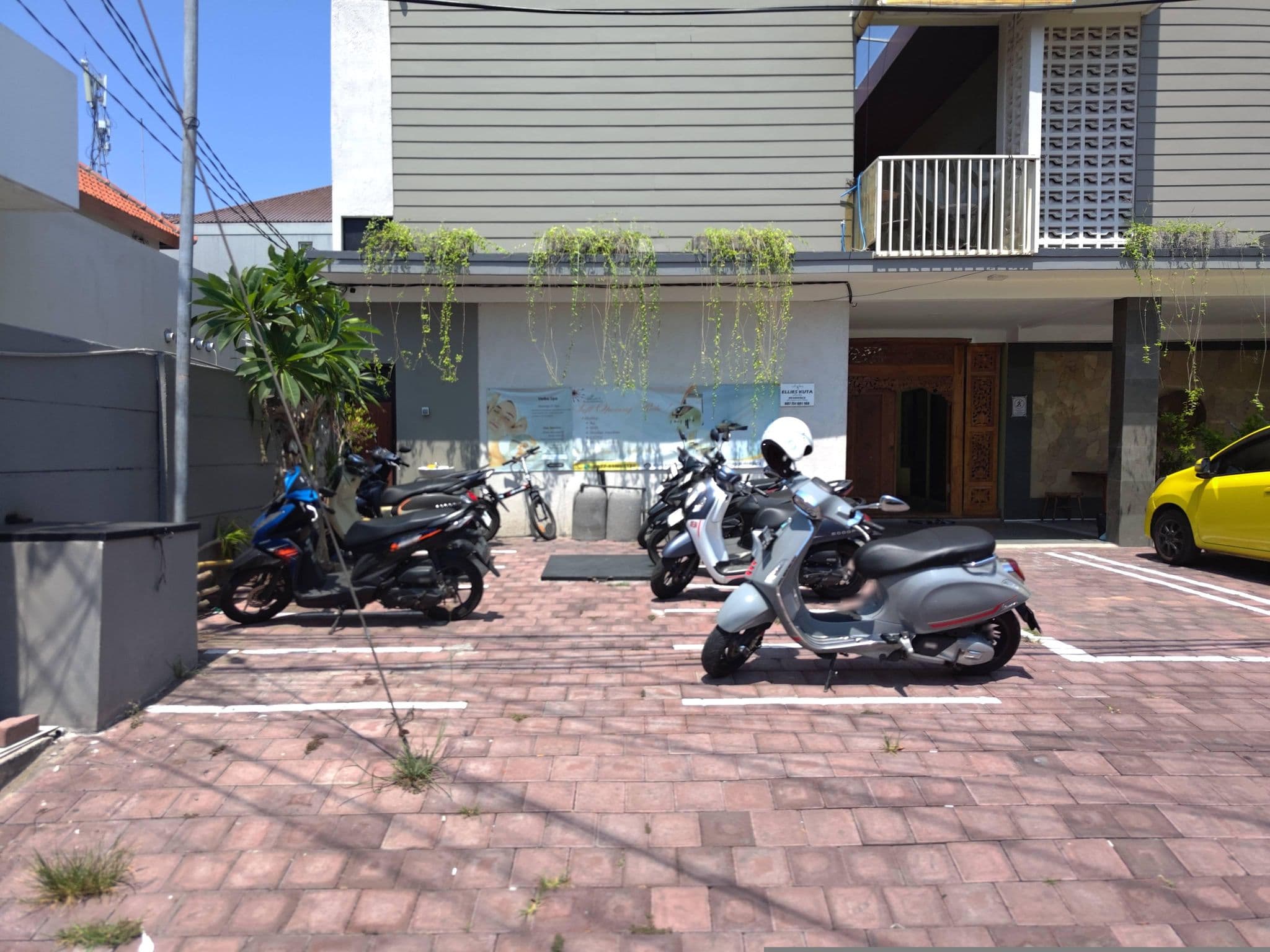 Street view near Ellies Resident Kuta, Legian — © FotoPeta (CC BY-SA · Mapillary)