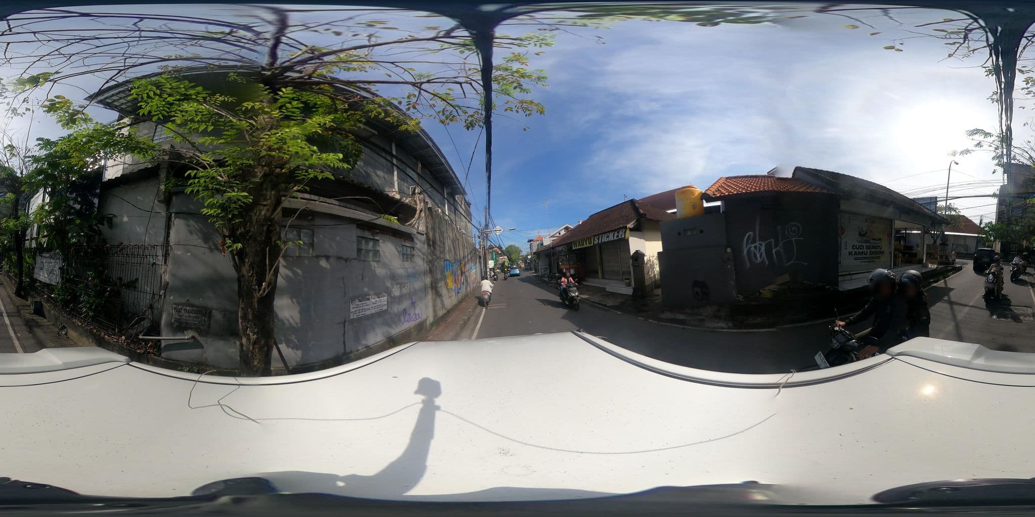 Street view near Vila bekangkong, Kuta — © Kaart---360 (CC BY-SA · Mapillary)