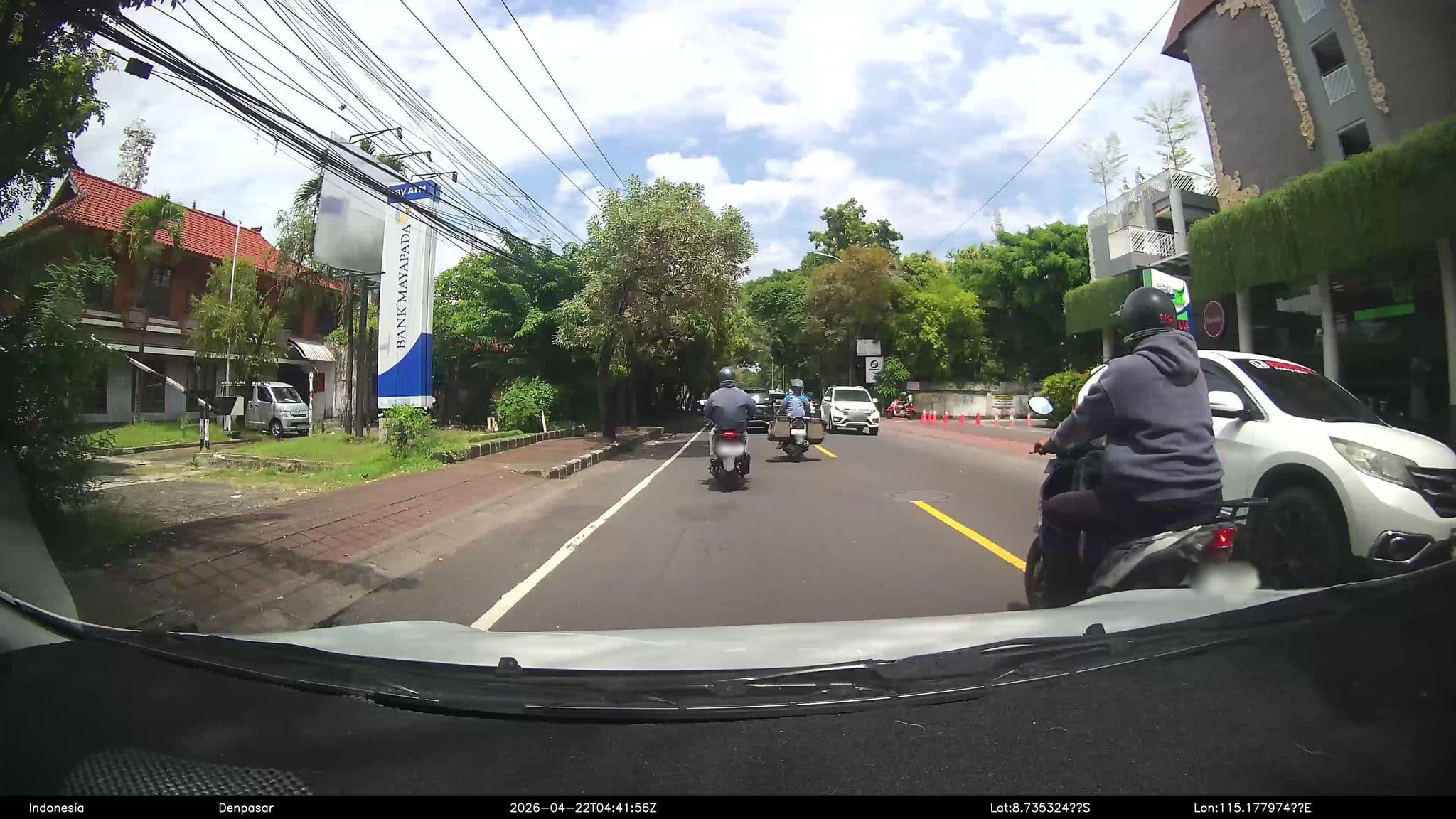 Street view near PrimeBiz Kuta Hotel, Kuta — © Kaart---FRONT (CC BY-SA · Mapillary)