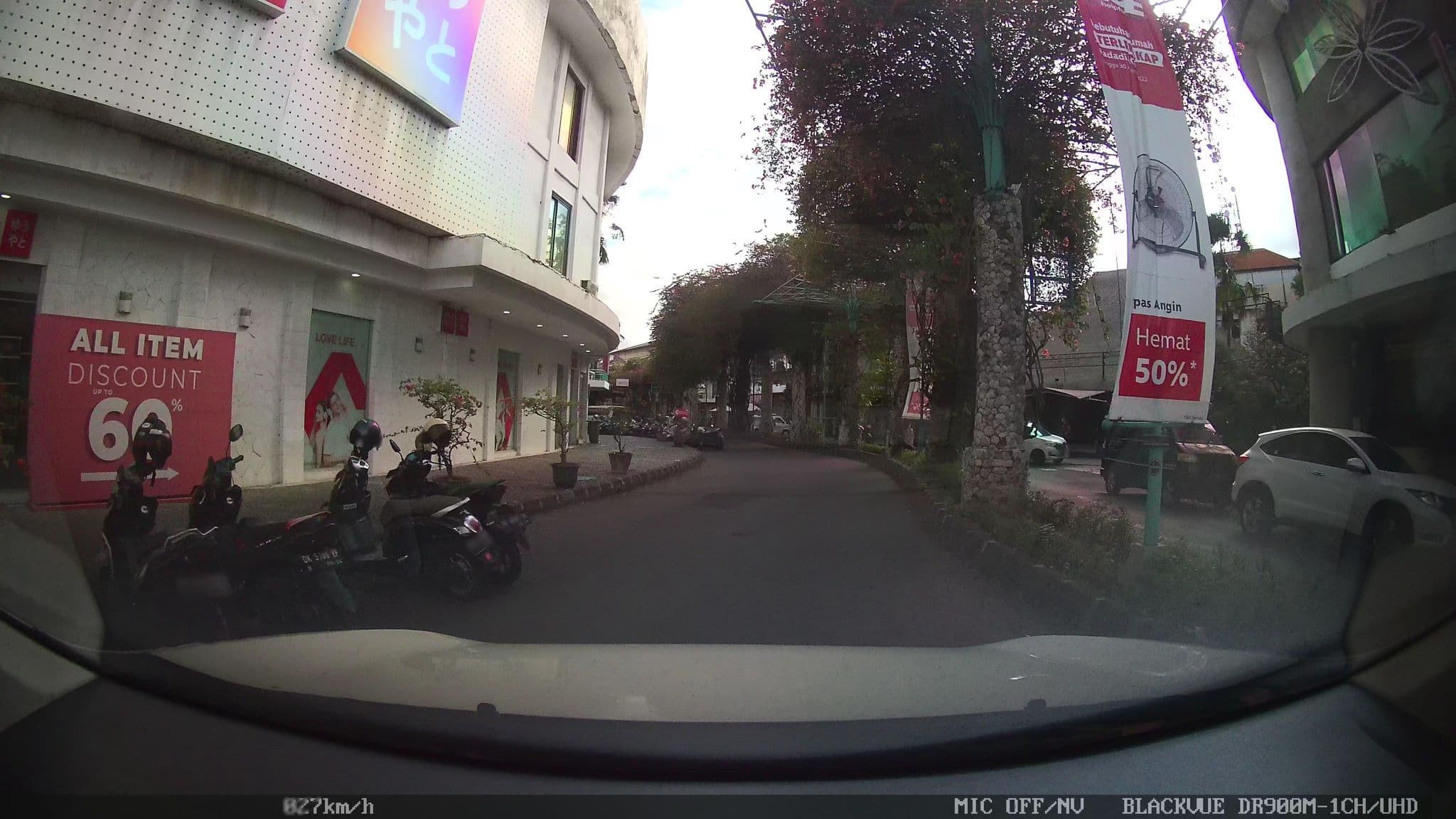 Street view near Quest Hotel Kuta Centra Park, Legian — © kaart_2 (CC BY-SA · Mapillary)