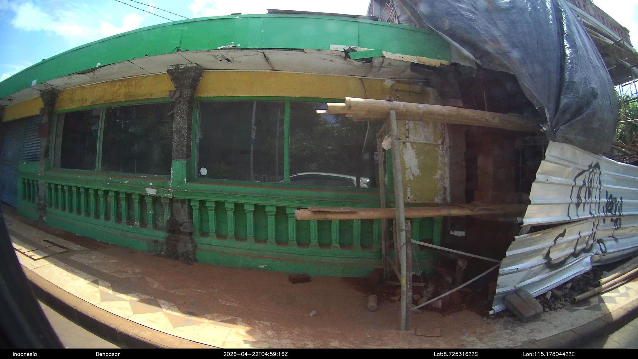 Street view near The Kubu, Kuta — © Kaart---RIGHT (CC BY-SA · Mapillary)