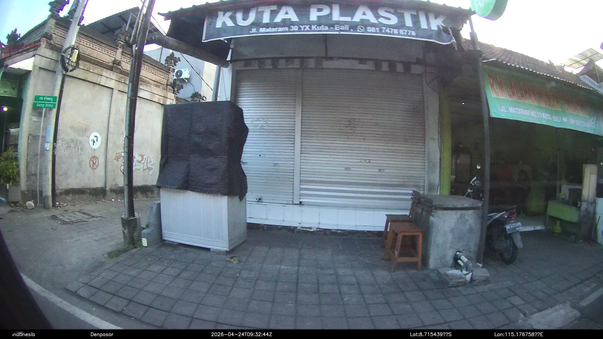 Street view near Travellers Camp, Kuta — © Kaart---RIGHT (CC BY-SA · Mapillary)