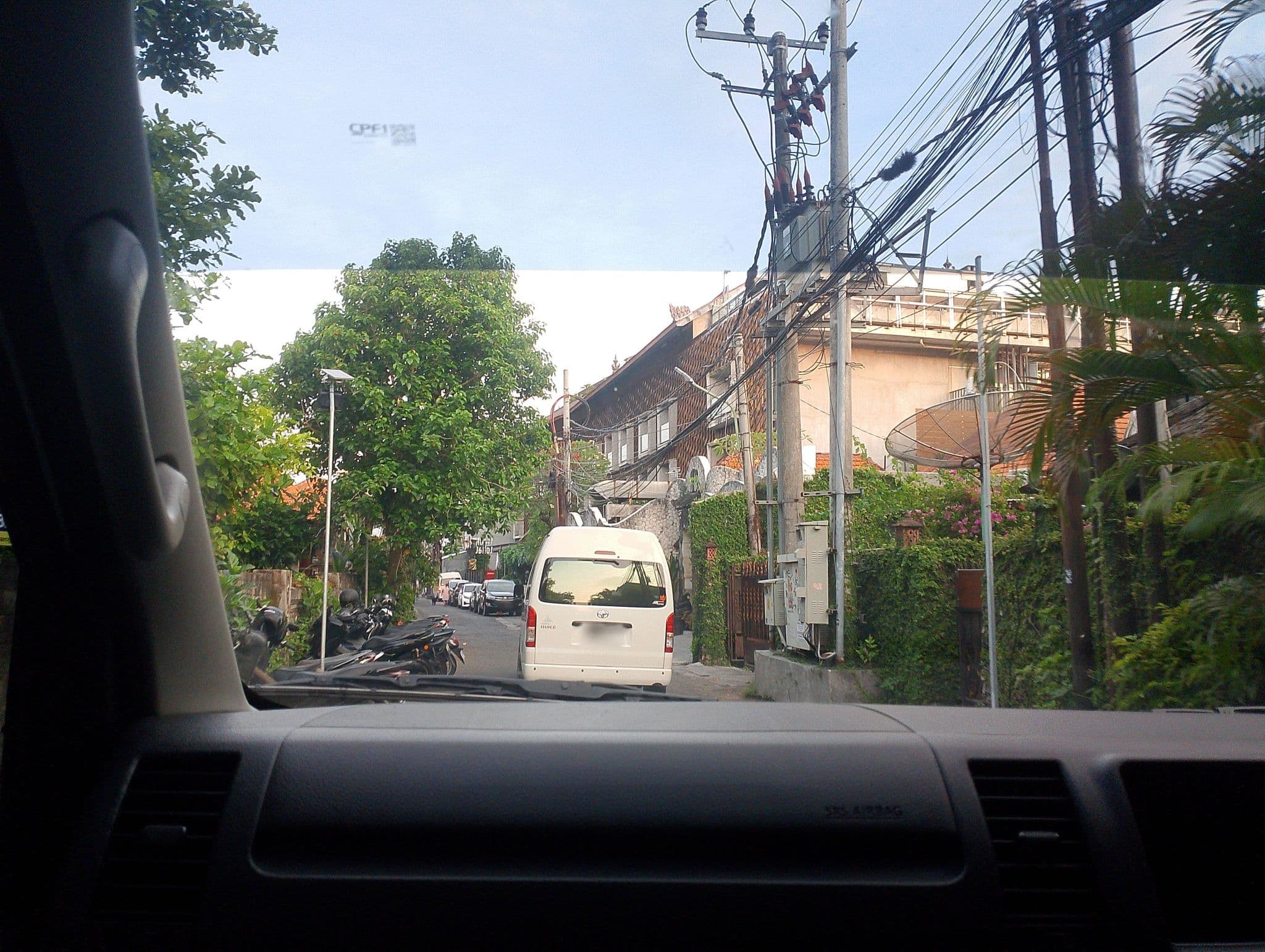 Street view near Fairmont Sanur Beach Bali, Sanur — © patricioximenes (CC BY-SA · Mapillary)