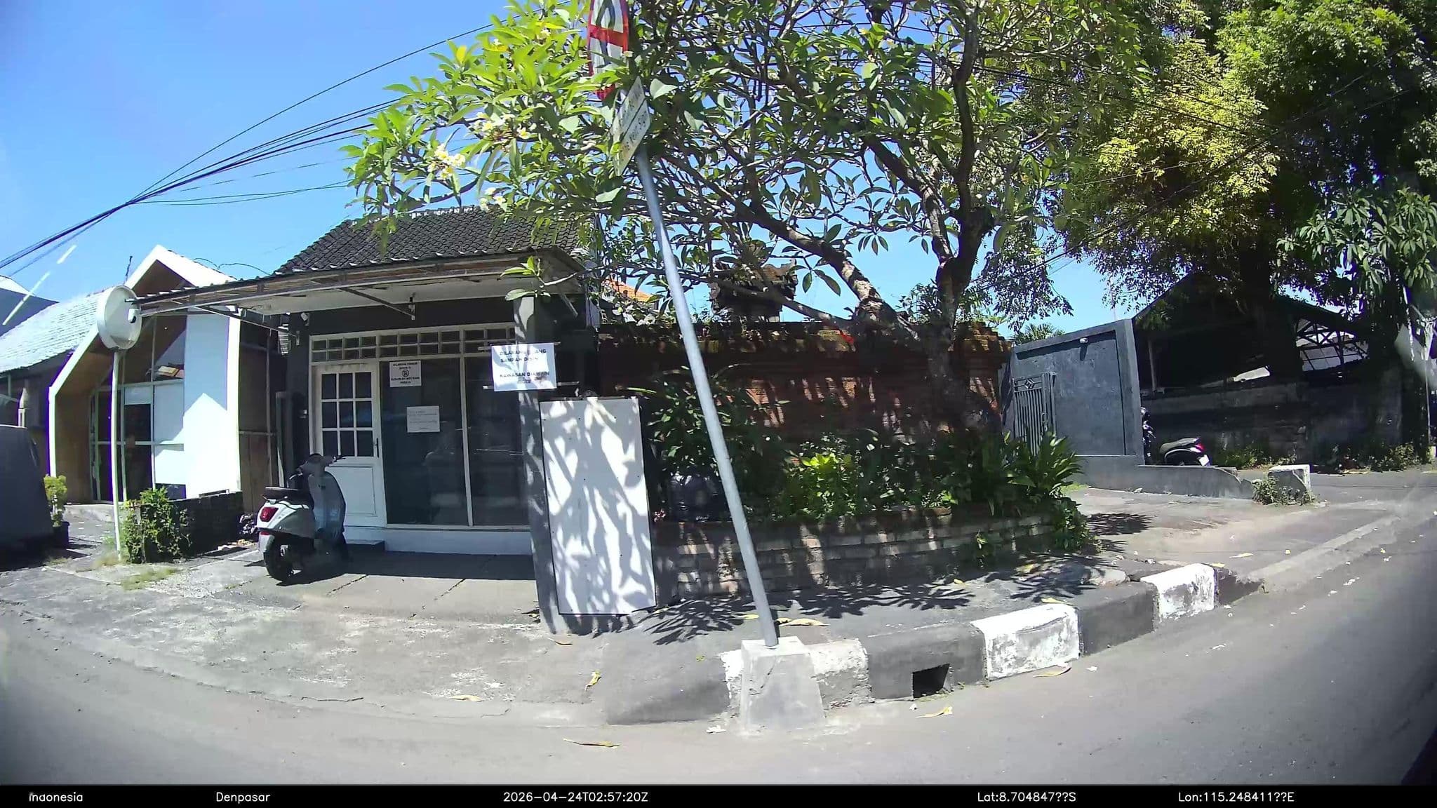 Street view near lee green suite residence poso, Sanur — © Kaart---360 (CC BY-SA · Mapillary)