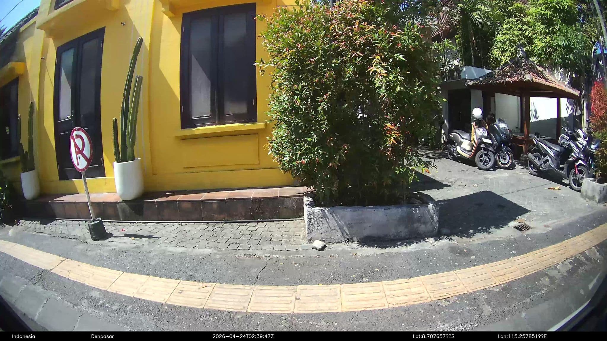 Street view near Aston Legend Villas Bali, Sanur — © Kaart---LEFT (CC BY-SA · Mapillary)