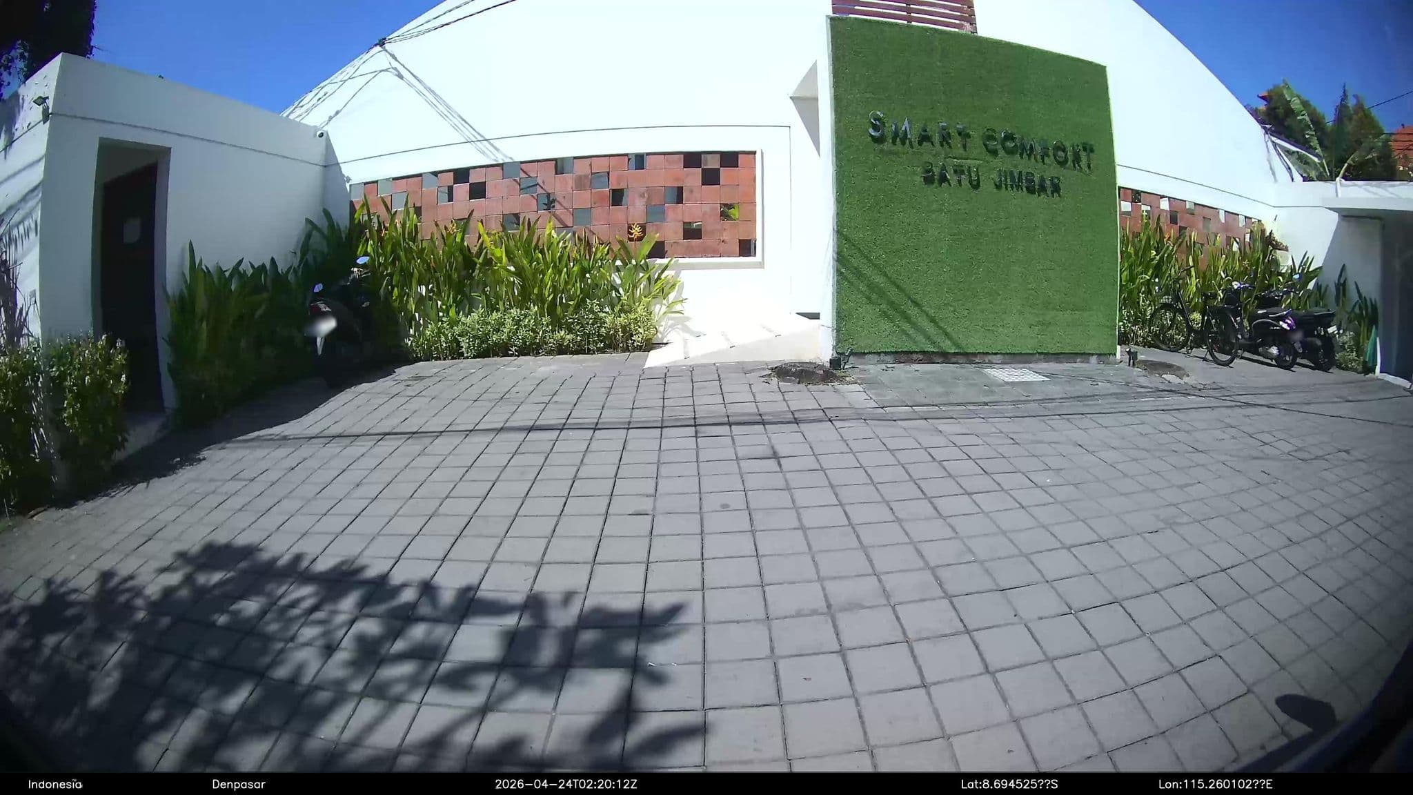 Street view near Flashbacks, Sanur — © Kaart---360 (CC BY-SA · Mapillary)