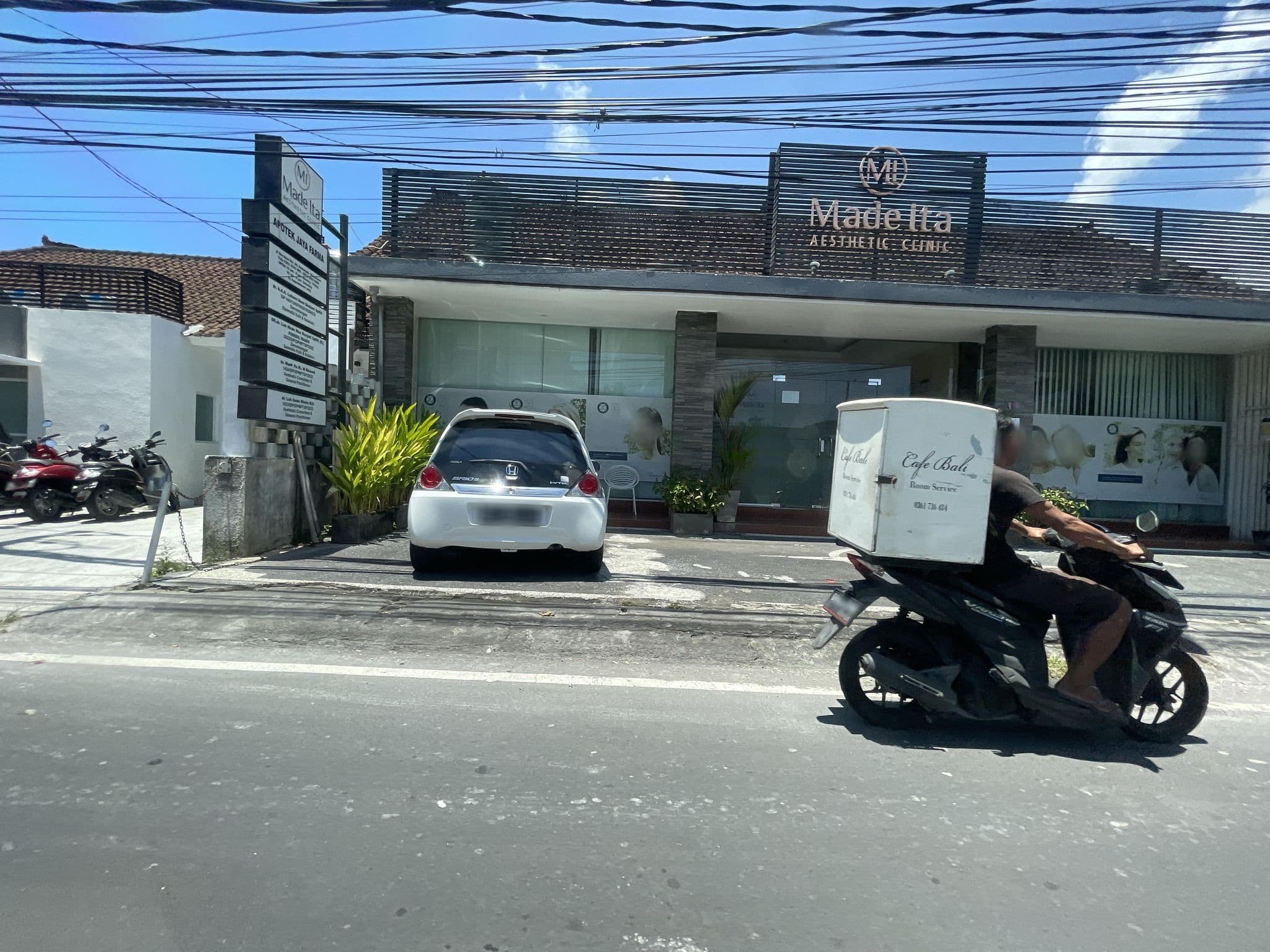Street view near D' Djabu Villa, Legian — © filipb (CC BY-SA · Mapillary)