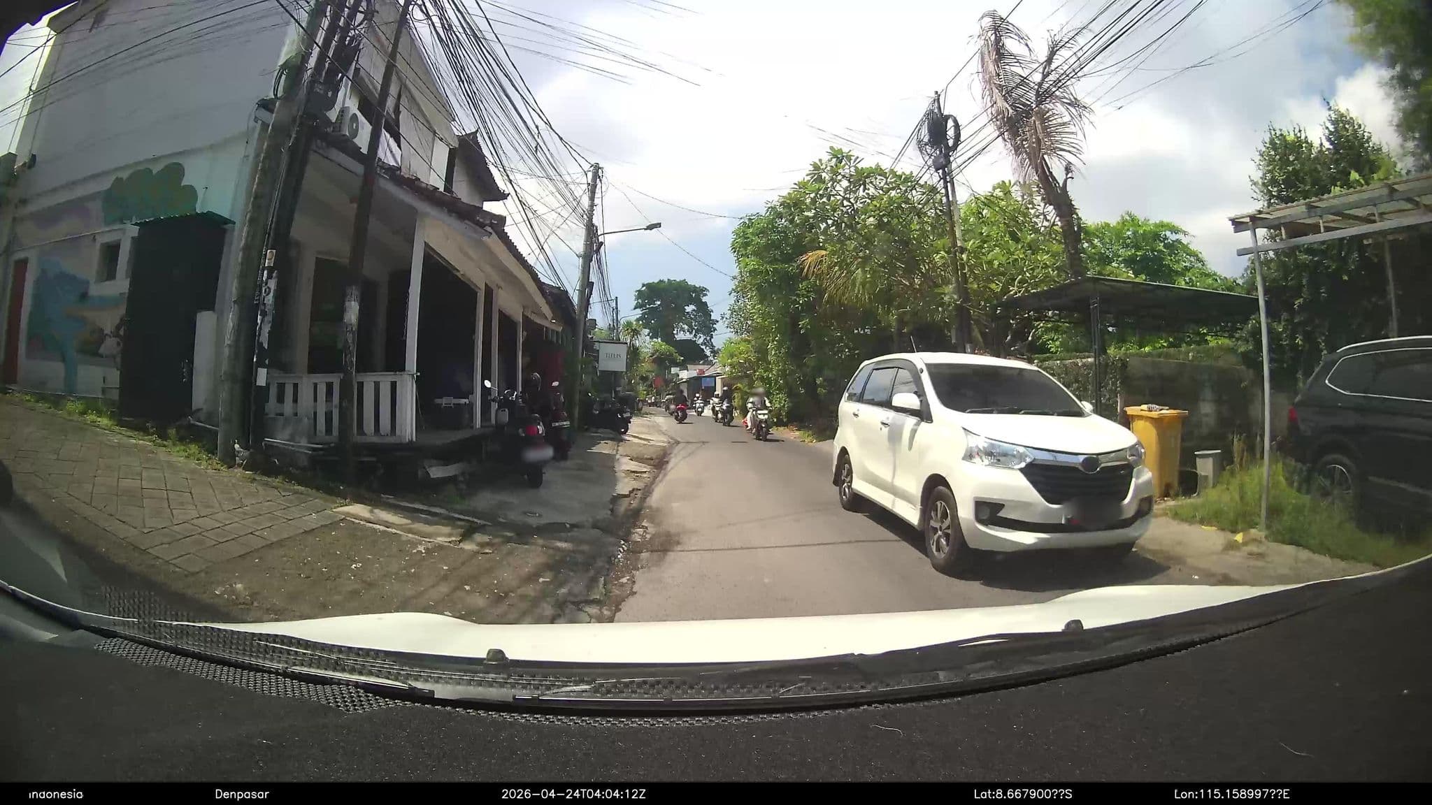 Street view near Oallas villa, Legian — © Kaart---FRONT (CC BY-SA · Mapillary)