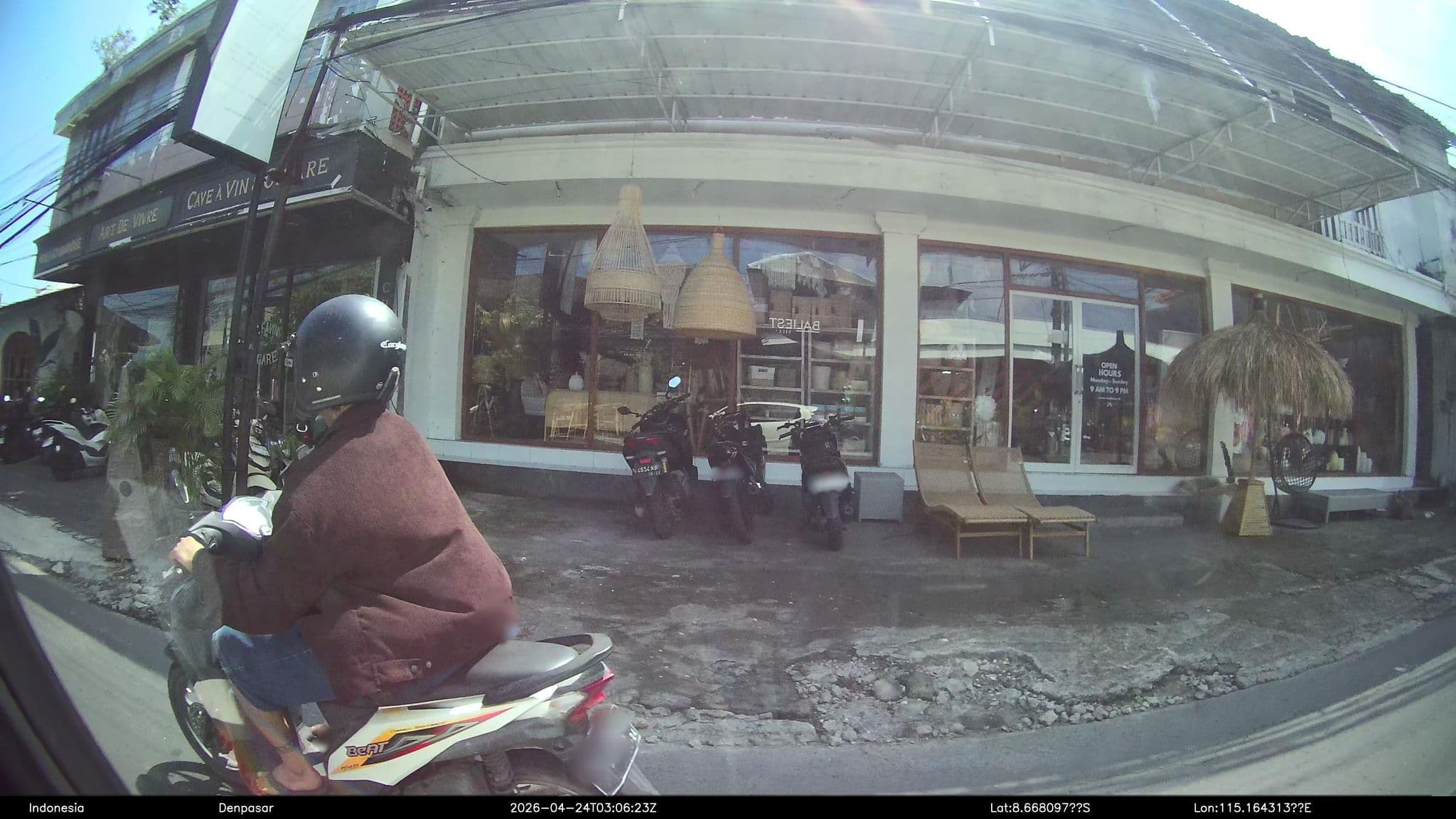 Street view near Ipanema, Legian — © Kaart---RIGHT (CC BY-SA · Mapillary)