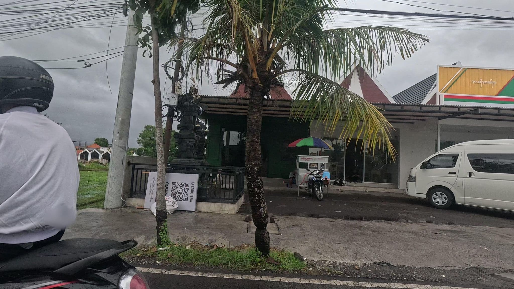 Street view near Kammora Living, Dalung — © alyapuspita (CC BY-SA · Mapillary)