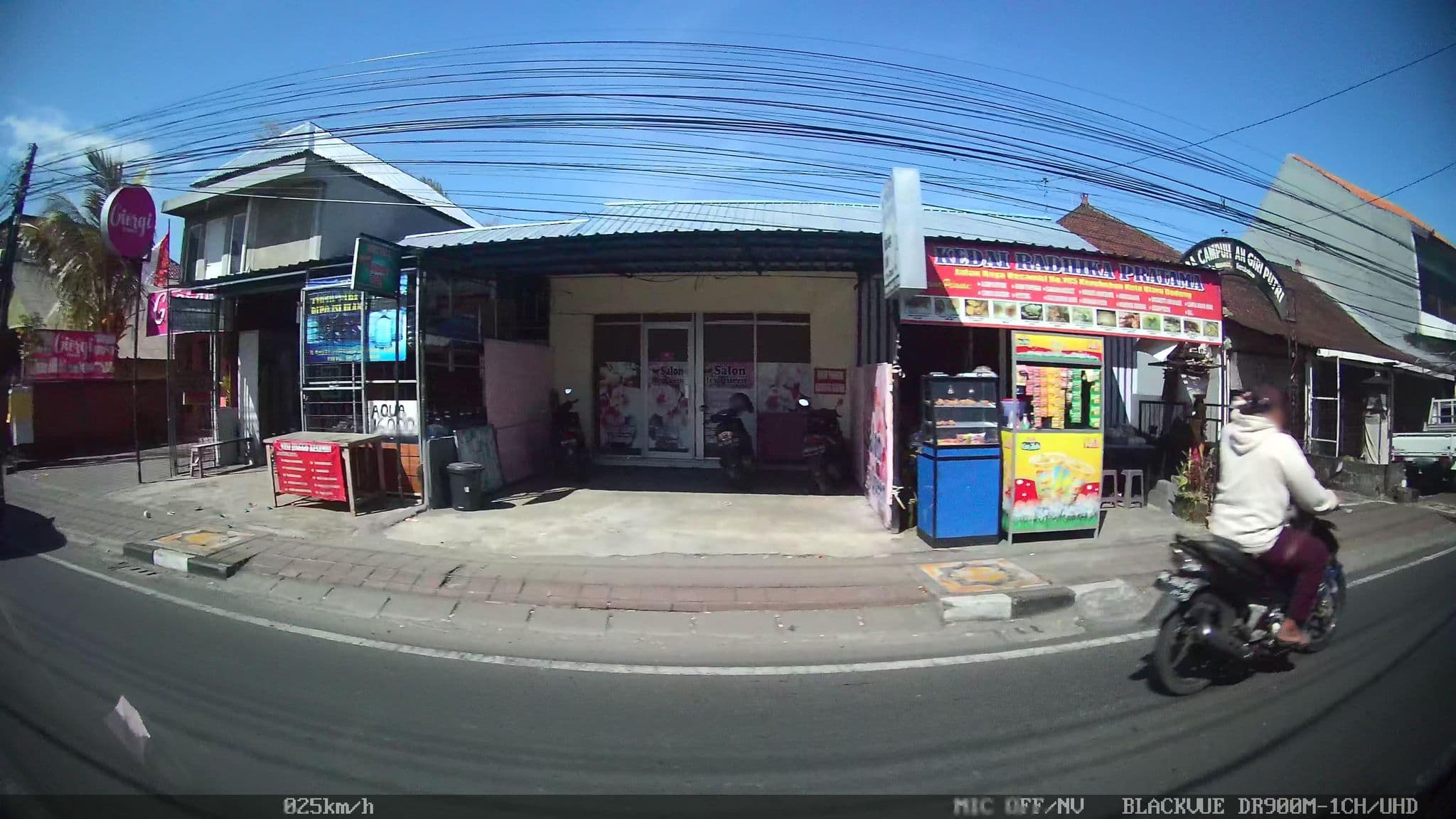 Street view near Elpacio Cafe Kuta Paradiso Hotel, Dalung — © kaart_2 (CC BY-SA · Mapillary)
