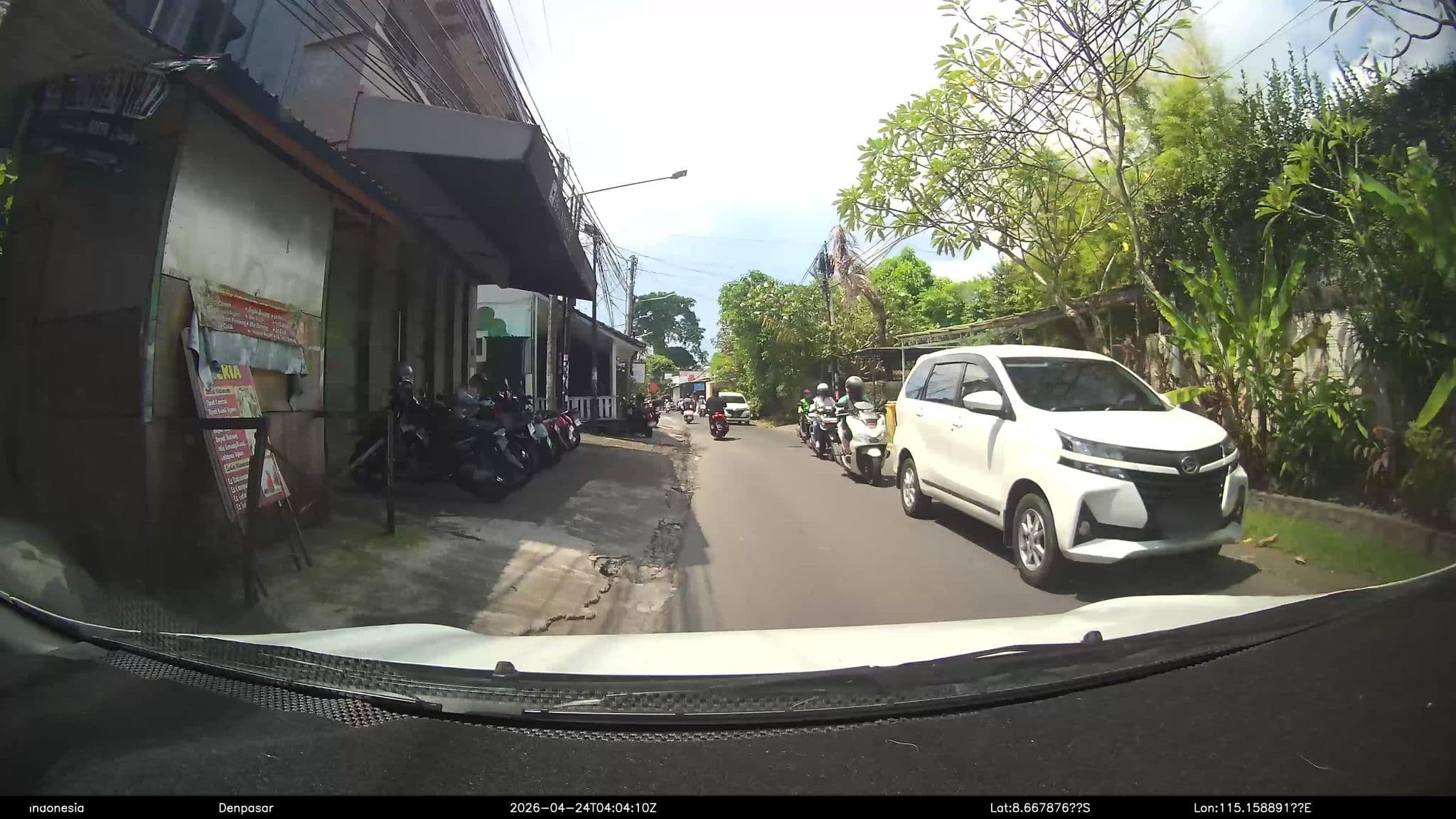 Street view near Songket Villas, Legian — © Kaart---FRONT (CC BY-SA · Mapillary)