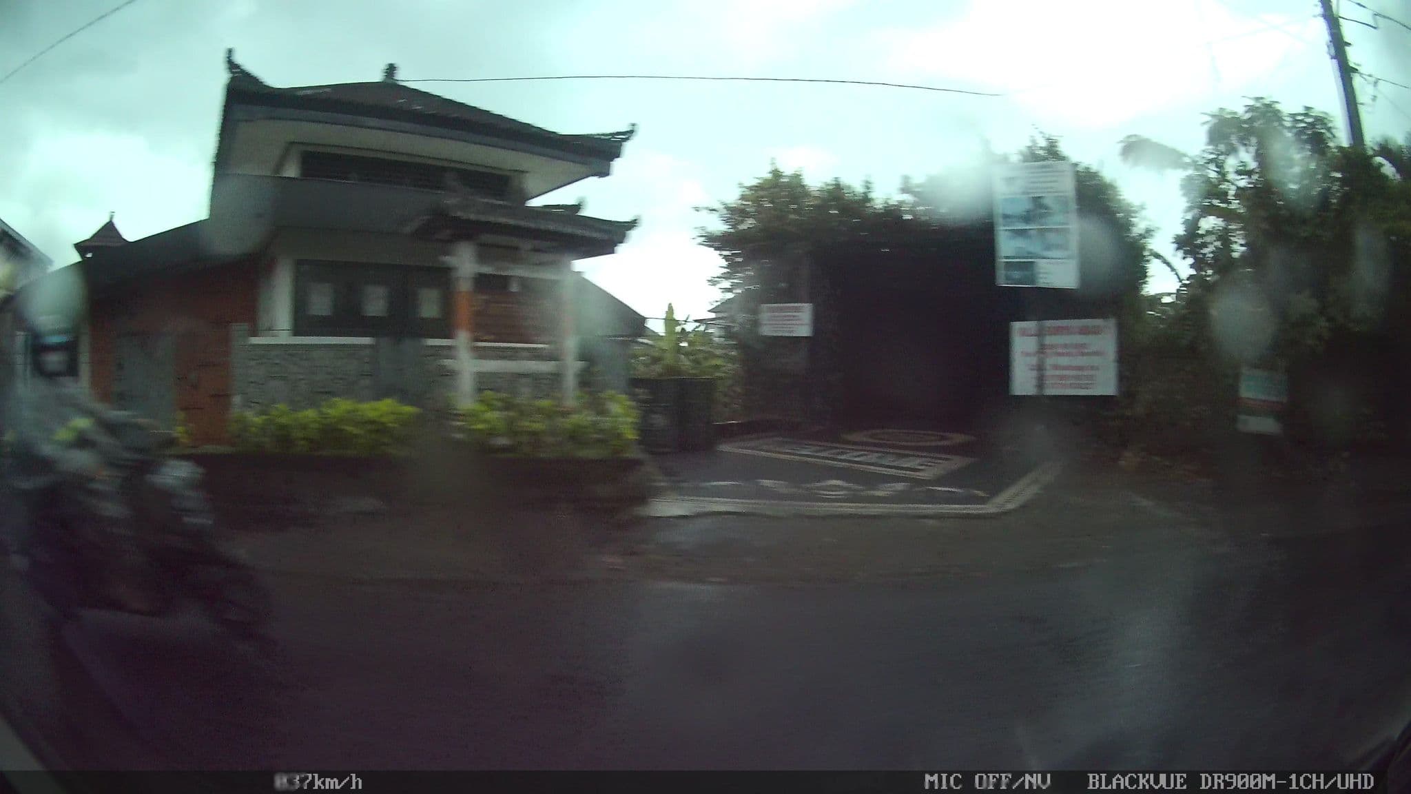 Street view near Airy Kuta Utara Bila Dalung Bali, Dalung — © kaart_2 (CC BY-SA · Mapillary)