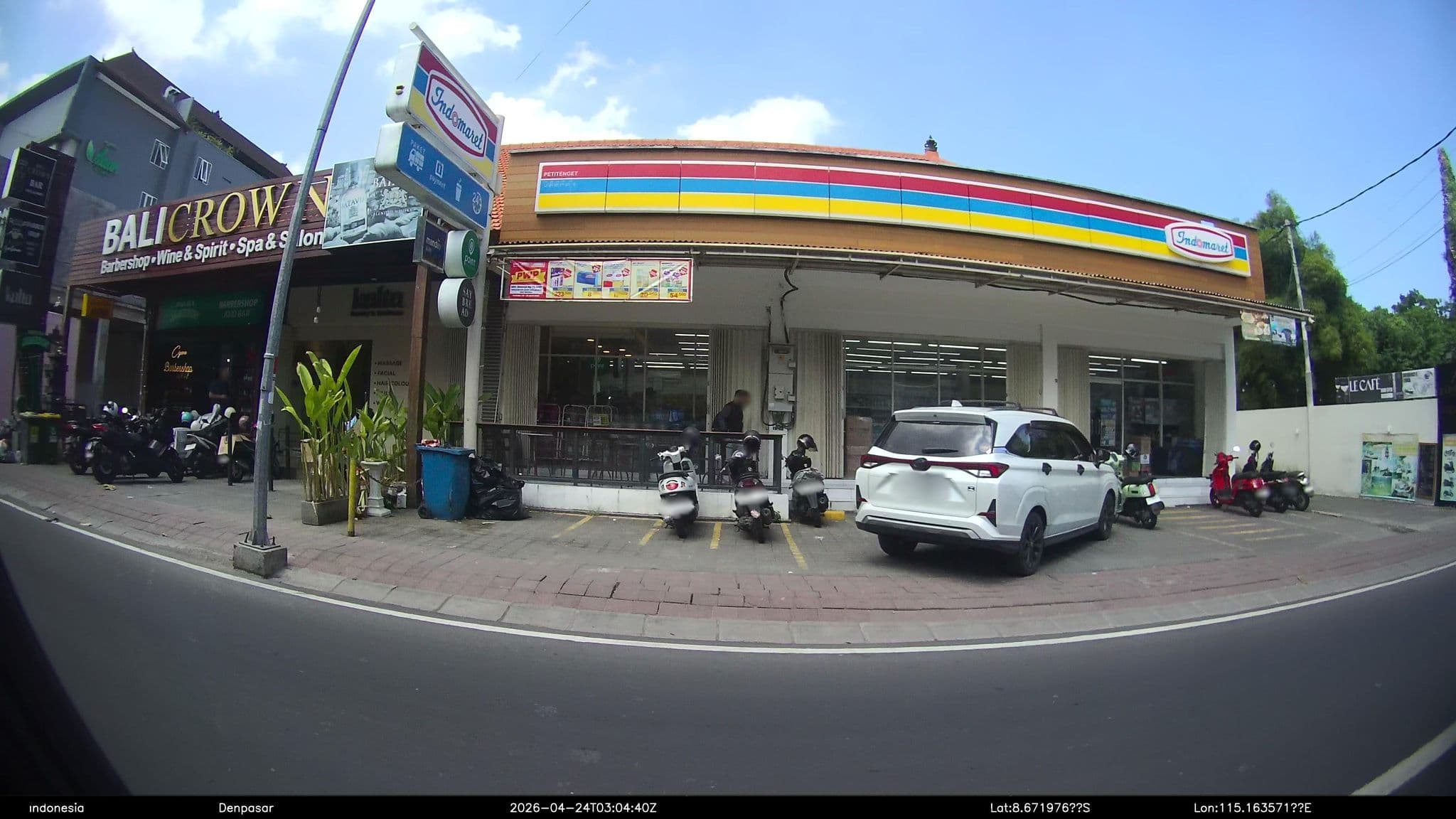 Street view near Daun Bali Seminyak Hotel, Legian — © Kaart---RIGHT (CC BY-SA · Mapillary)