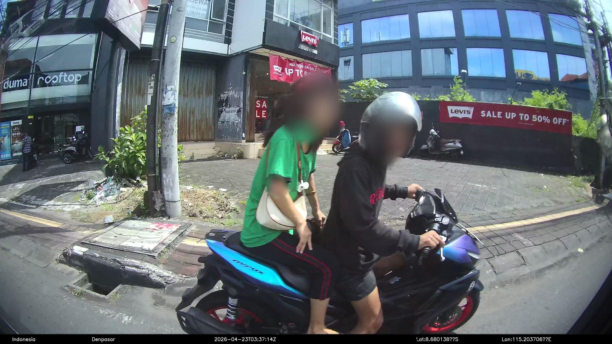 Street view near Pop! Harris Hotel, Denpasar — © Kaart---LEFT (CC BY-SA · Mapillary)