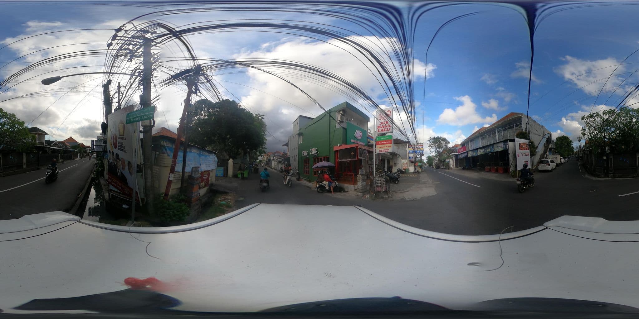 Street view near Villa lumbung hotel, Denpasar — © Kaart---360 (CC BY-SA · Mapillary)