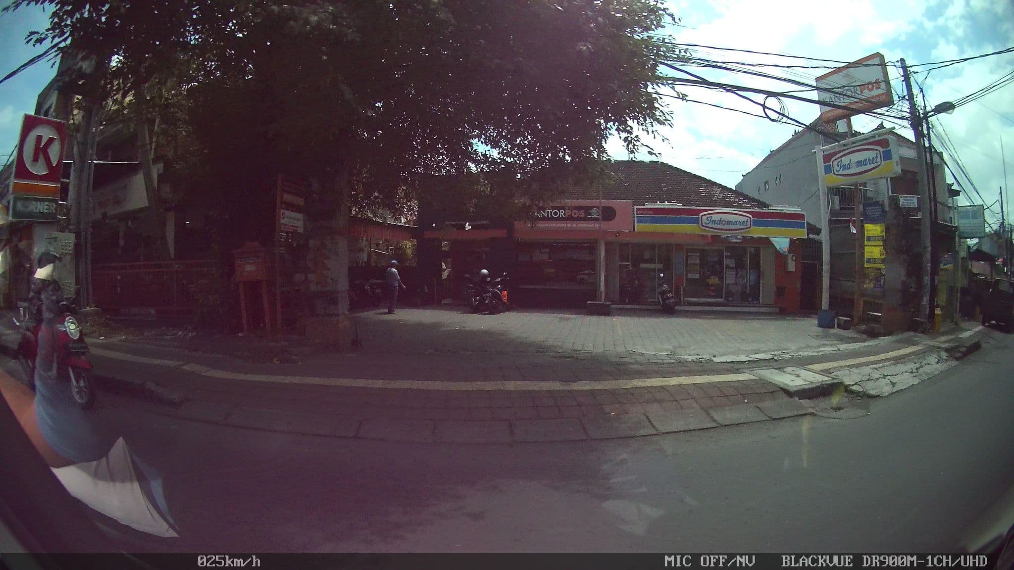 Street view near Airy Denpasar Barat Teuku Umar Barat 350 Bali, Denpasar — © kaart_2 (CC BY-SA · Mapillary)