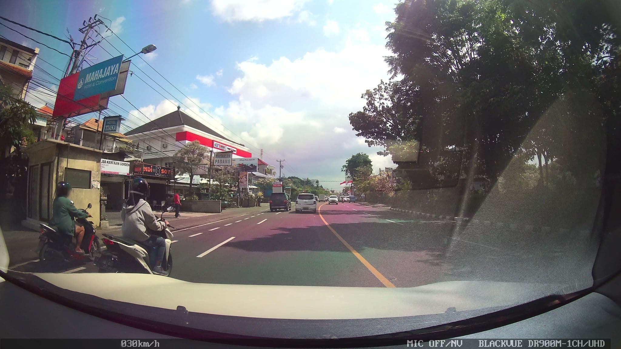 Street view near Airy Denpasar Utara HOS Cokroaminoto 63 Bali, Denpasar — © kaart_2 (CC BY-SA · Mapillary)