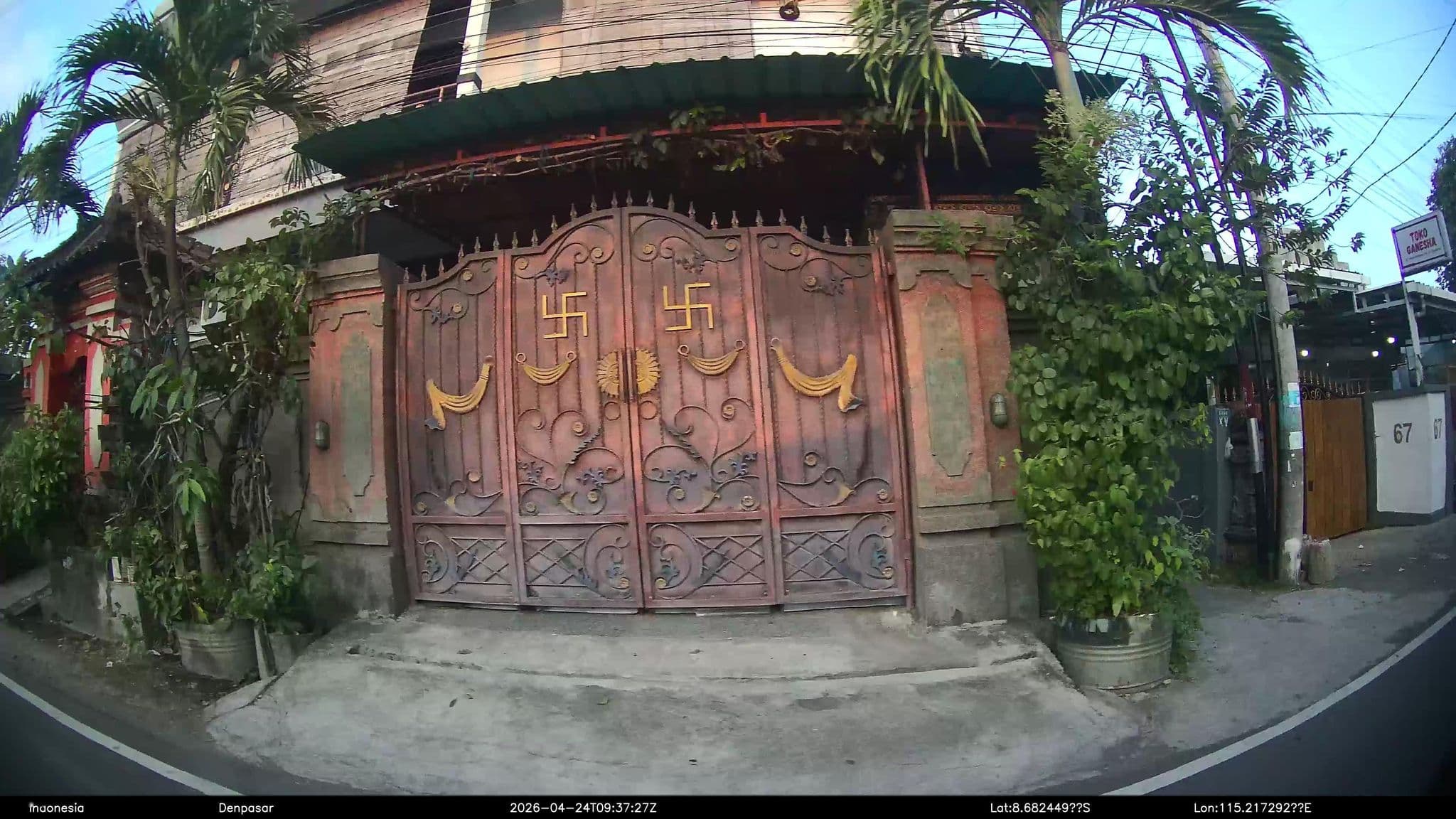 Street view near Tukad Banyusari Gg XV, Denpasar — © Kaart---RIGHT (CC BY-SA · Mapillary)