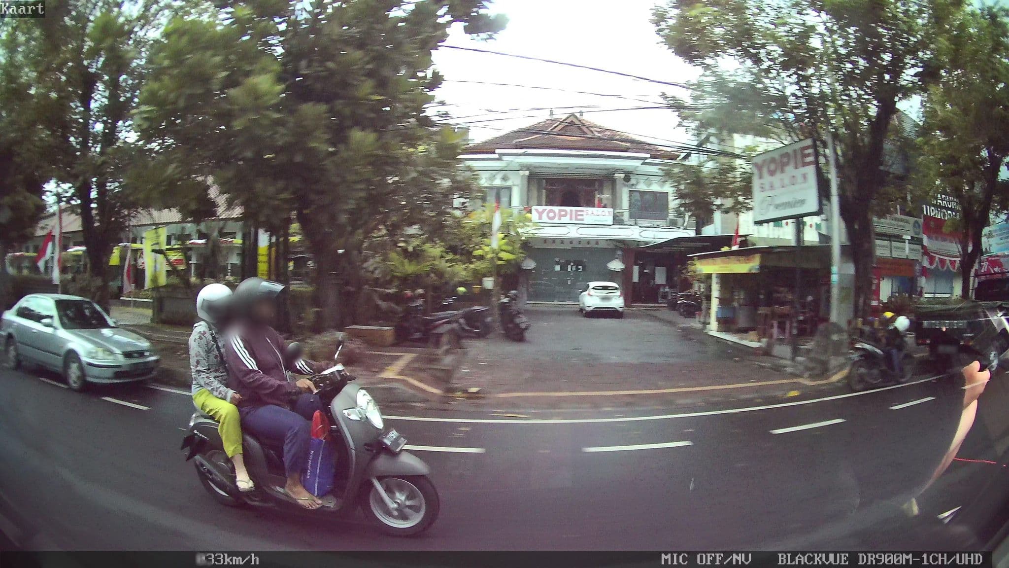 Street view near Queen Hotel, Denpasar — © kaart_2 (CC BY-SA · Mapillary)