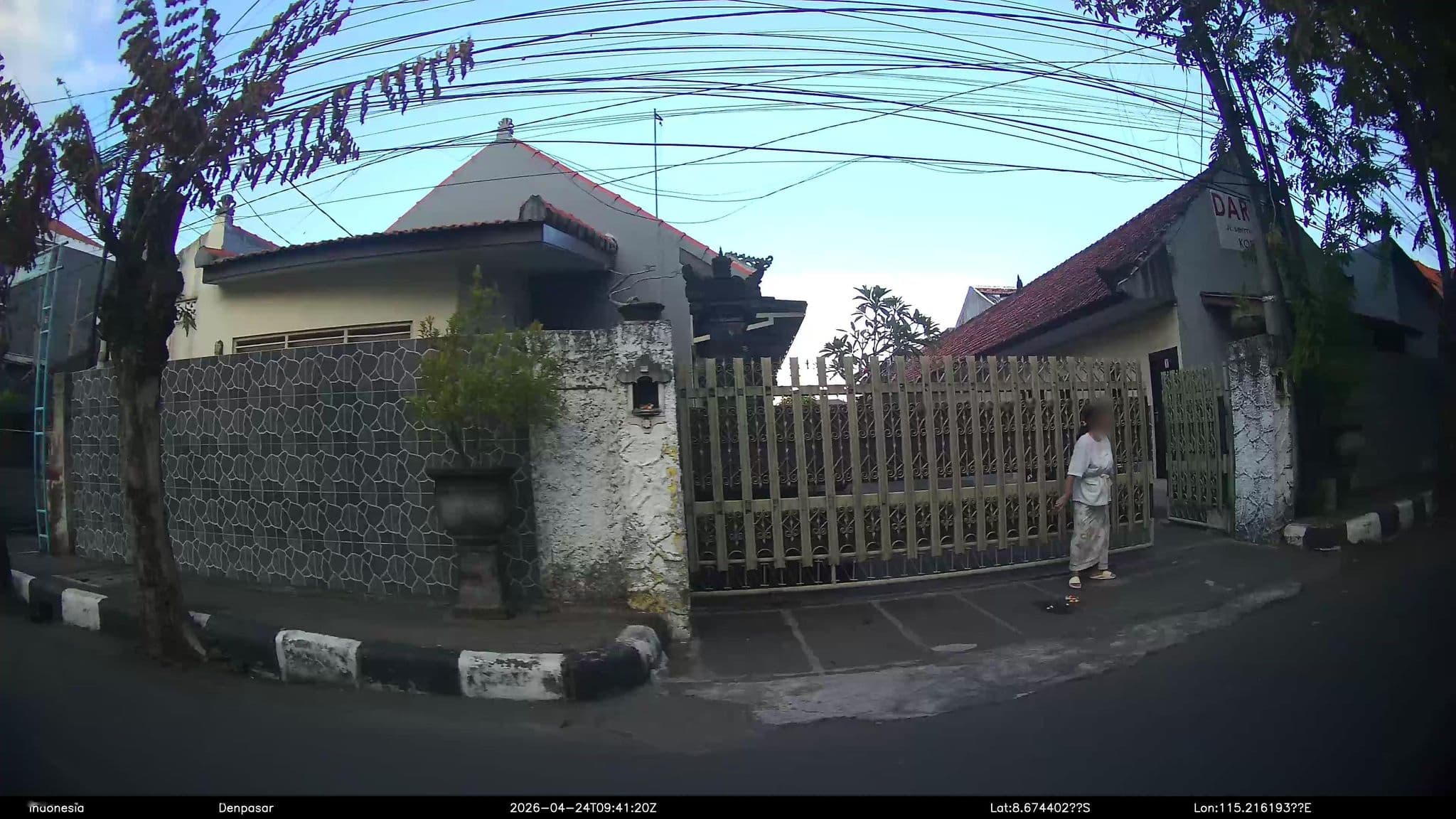 Street view near ichel's hotel, Denpasar — © Kaart---RIGHT (CC BY-SA · Mapillary)