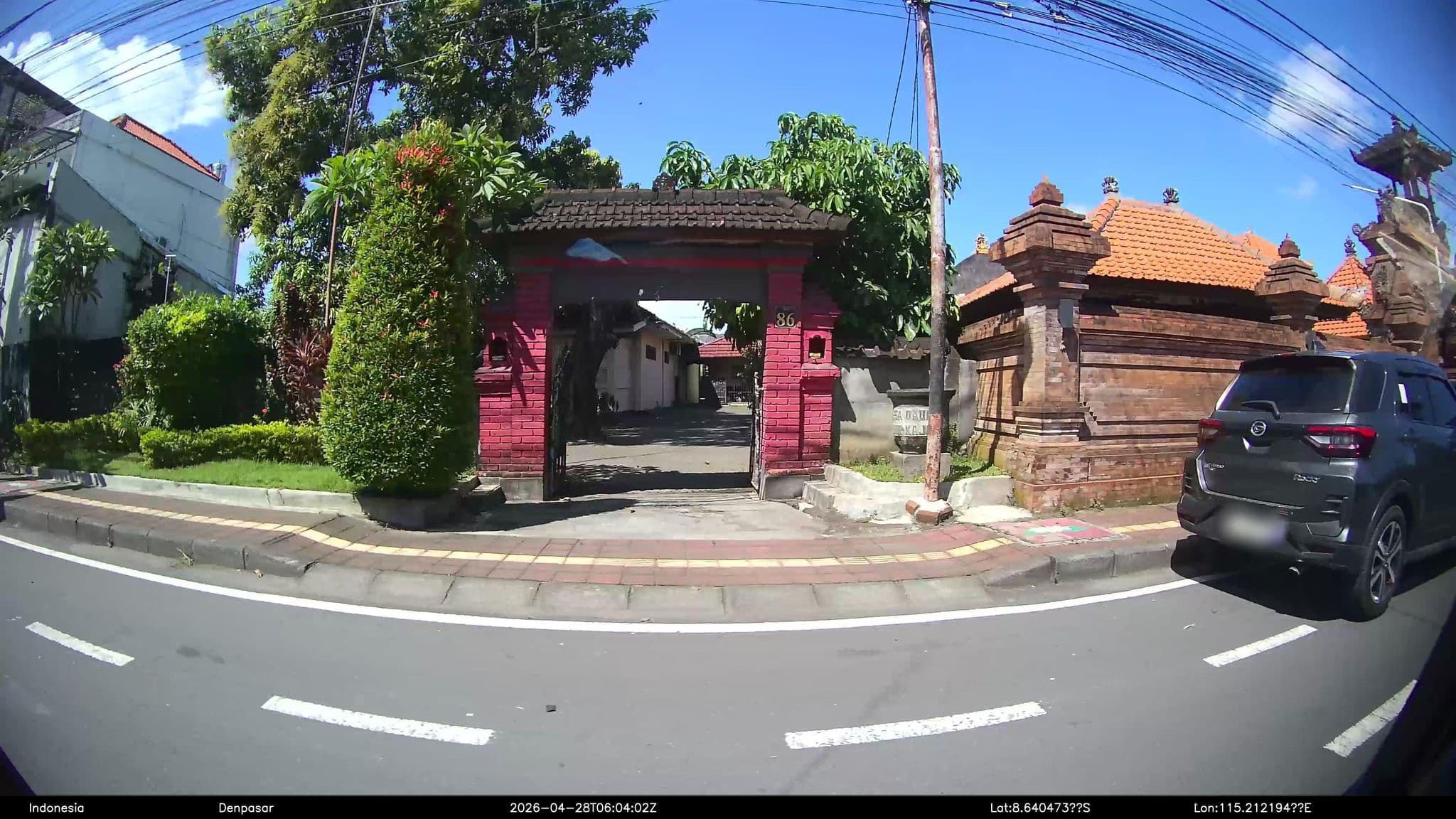 Street view near Mi Roomiee, Denpasar — © Kaart---LEFT (CC BY-SA · Mapillary)