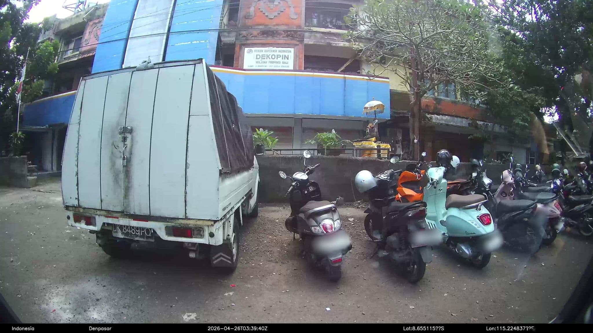 Street view near Hotel Harris Waterfront, Denpasar — © Kaart---LEFT (CC BY-SA · Mapillary)