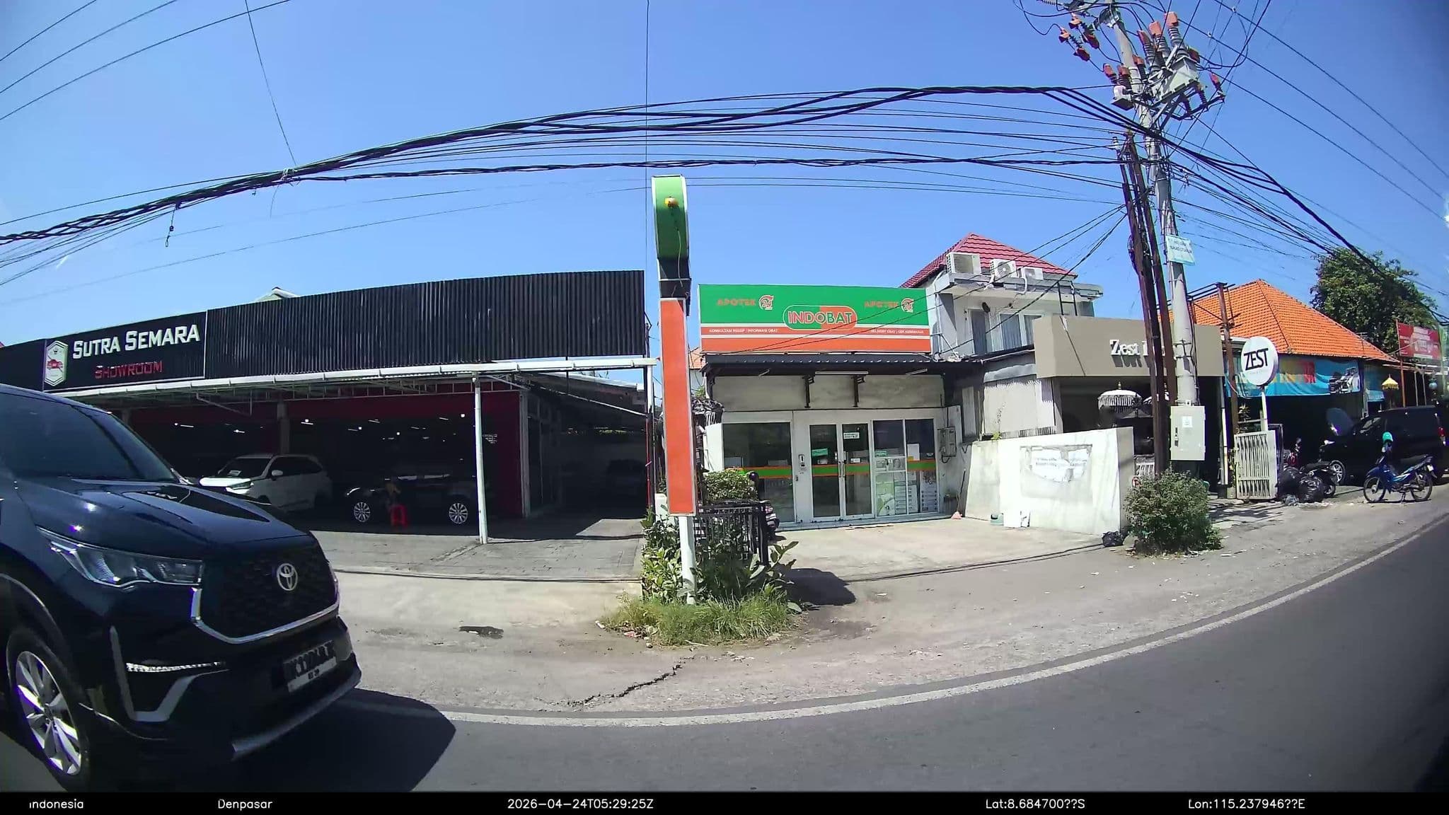 Street view near Airy Denpasar Selatan Tukad Badung 16 Bali, Sanur — © Kaart---RIGHT (CC BY-SA · Mapillary)