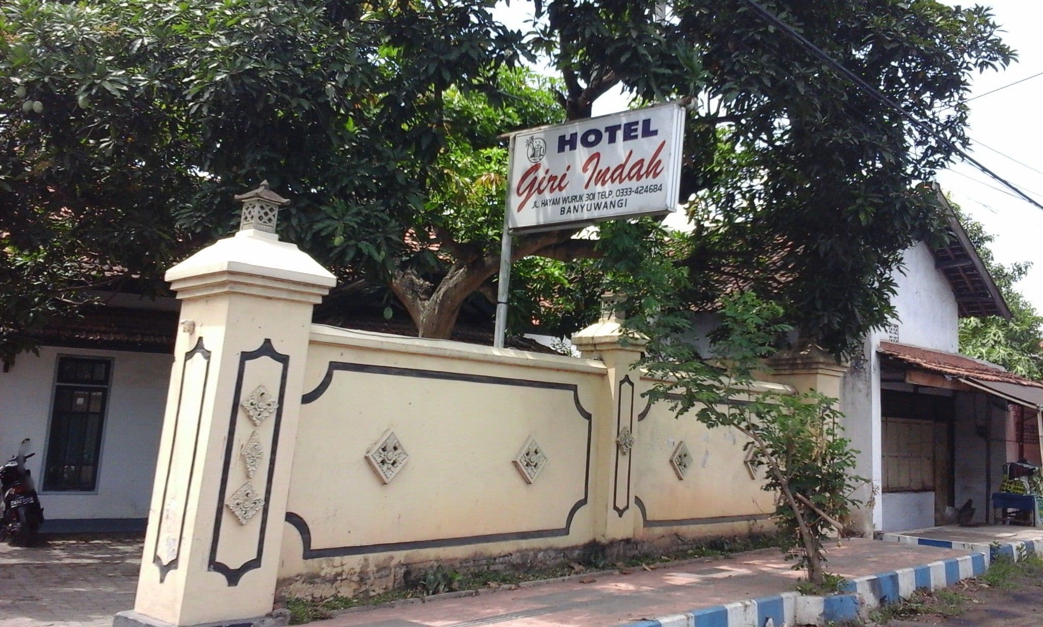 Street view near Giri Indah Hotel, Banyuwangi — © arizalkawamuna (CC BY-SA · Mapillary)