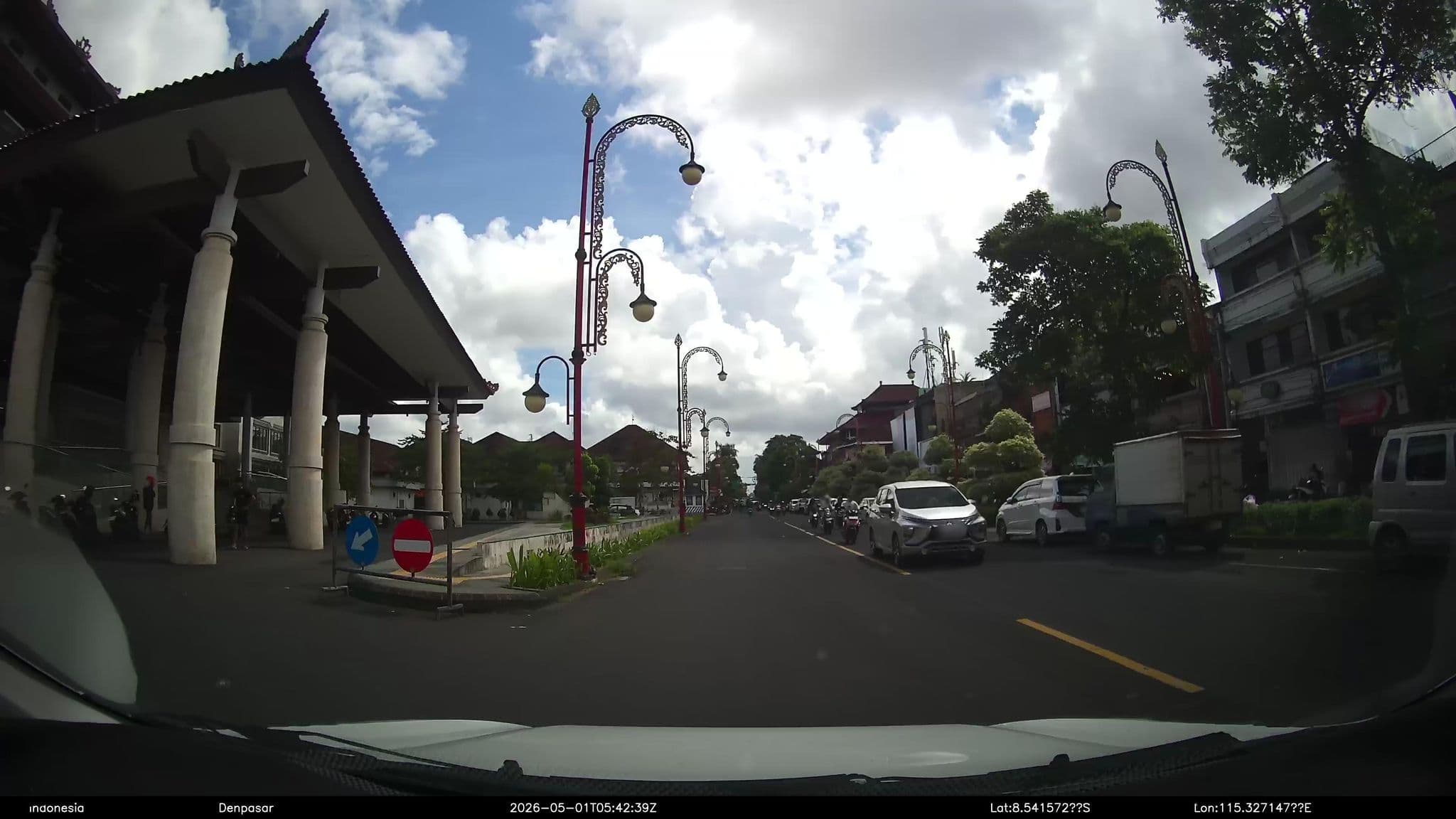 Street view near Yulia Village Inn, Ubud — © Kaart---FRONT (CC BY-SA · Mapillary)