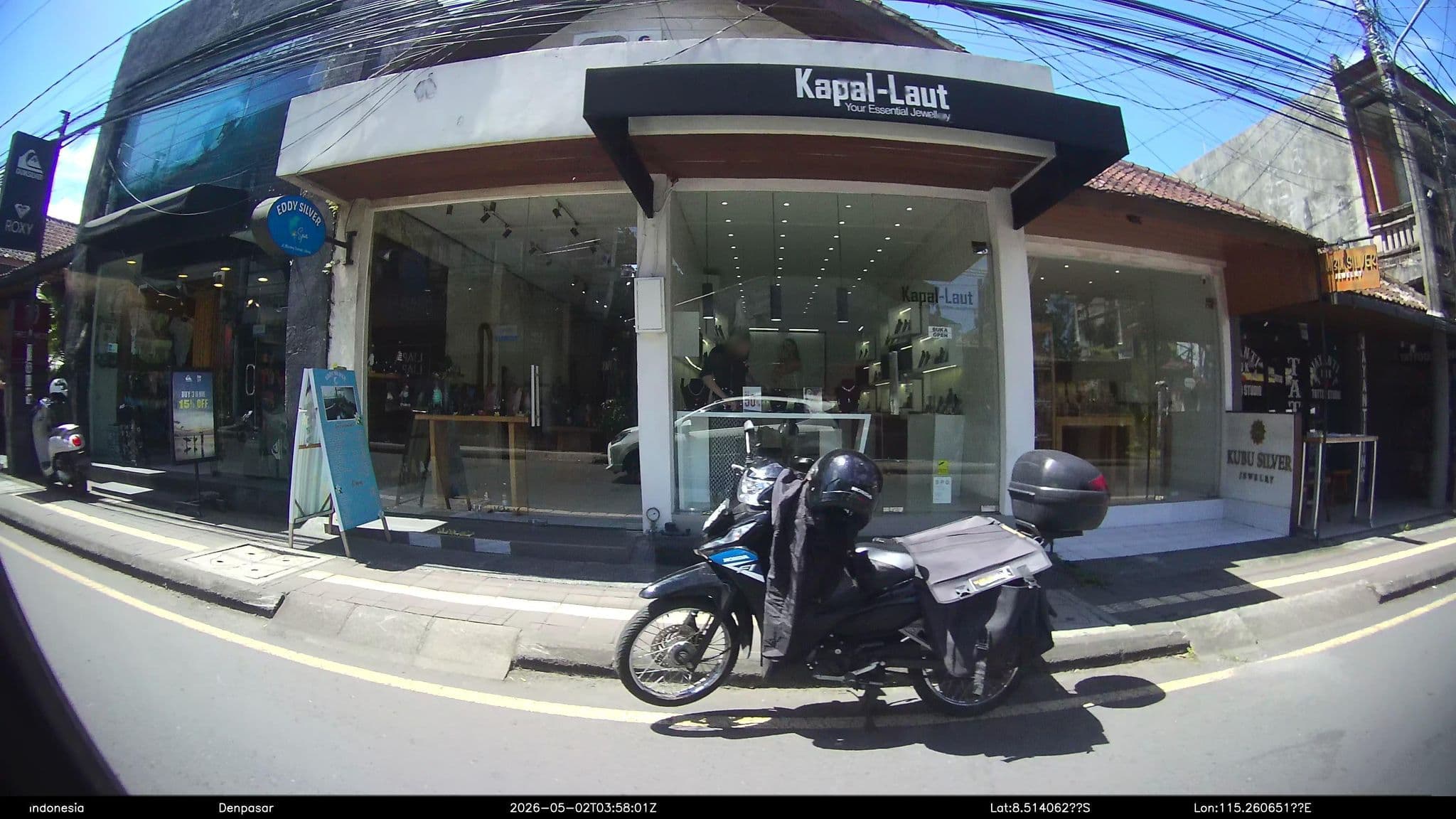Street view near Warsa's Garden Bungalows, Ubud — © Kaart---RIGHT (CC BY-SA · Mapillary)