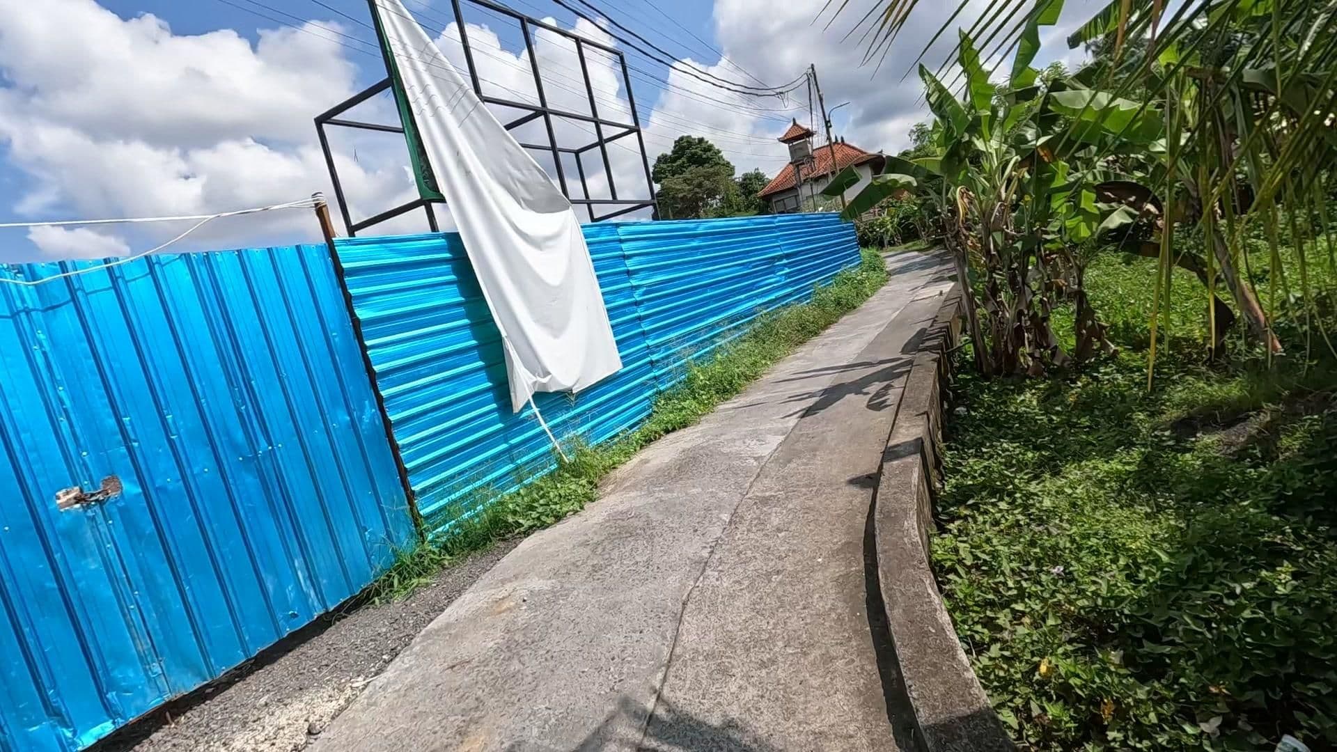 Street view near Saputra Guesthouse, Ubud — © lucomsky (CC BY-SA · Mapillary)