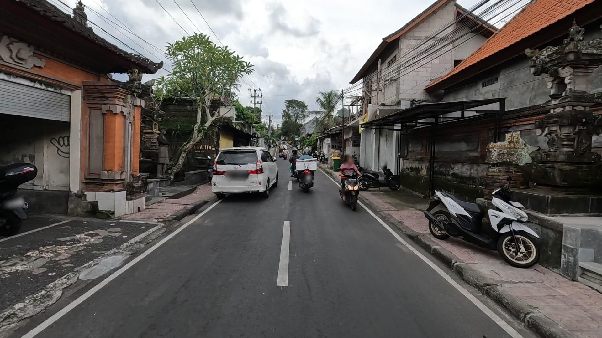 Street view near Suastika Bed & Breakfast, Ubud — © lucomsky (CC BY-SA · Mapillary)