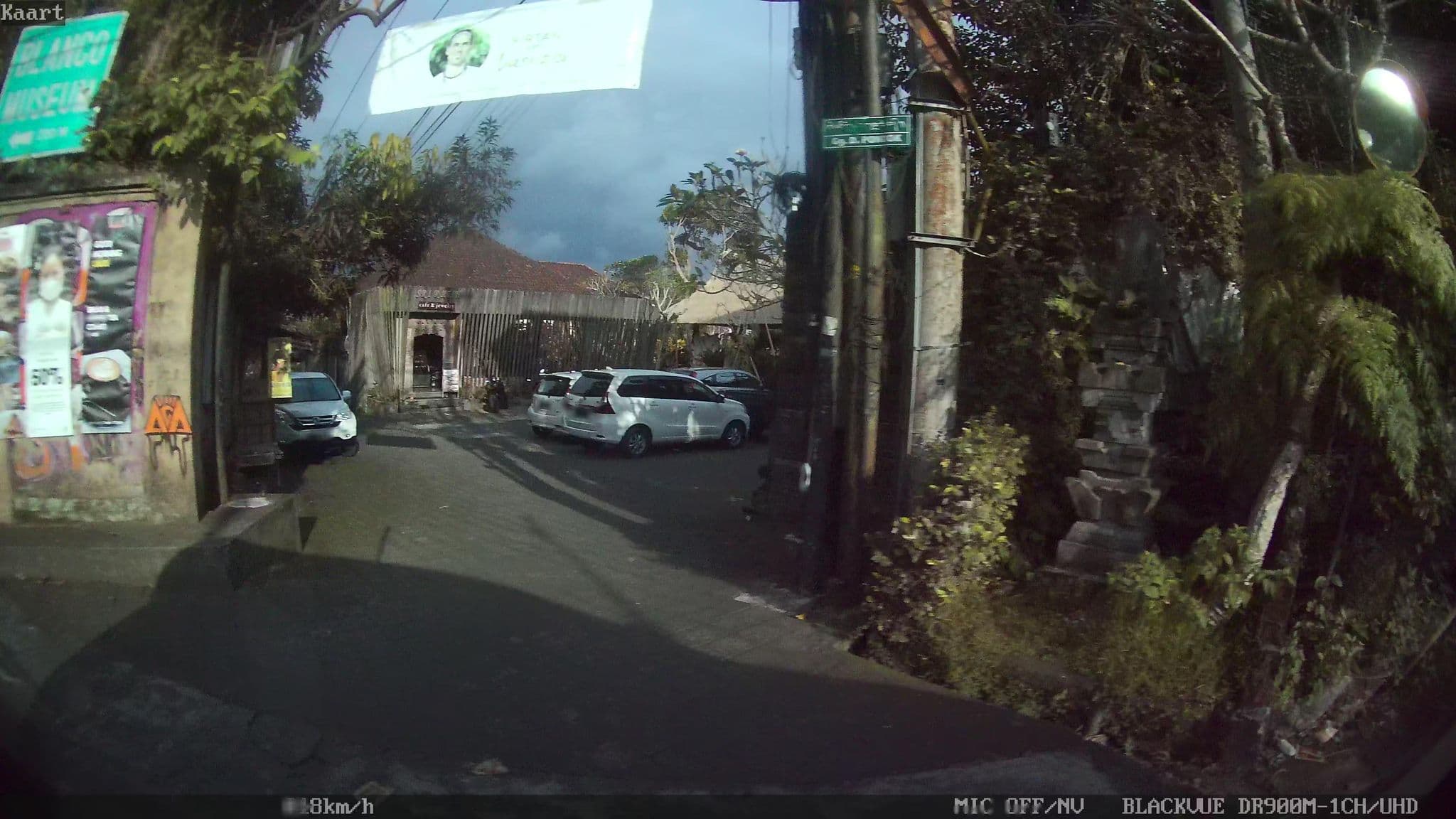 Street view near pondok Arya, Ubud — © kaart_1 (CC BY-SA · Mapillary)