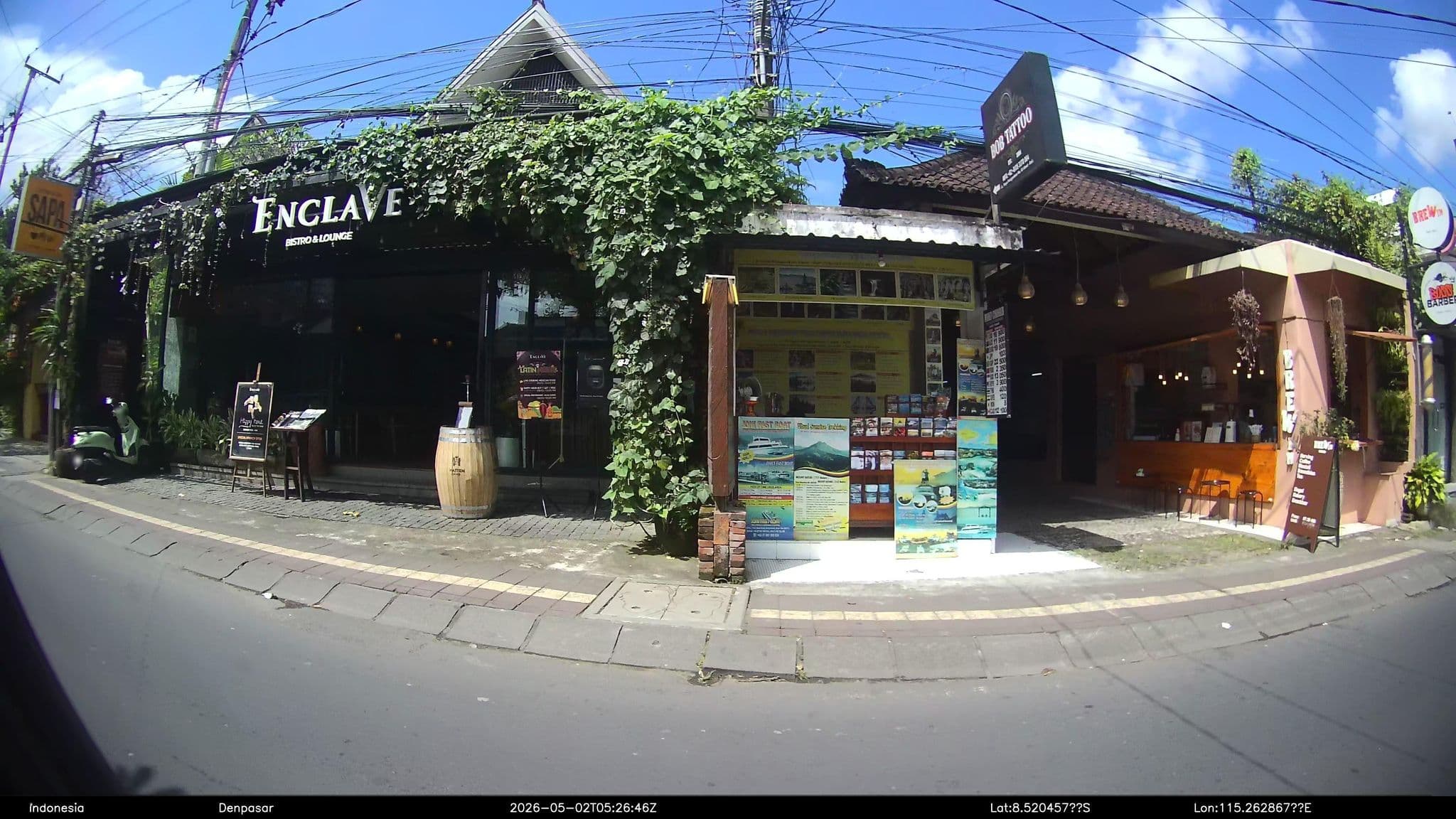 Street view near Puri Manik Cottages, Ubud — © Kaart---RIGHT (CC BY-SA · Mapillary)