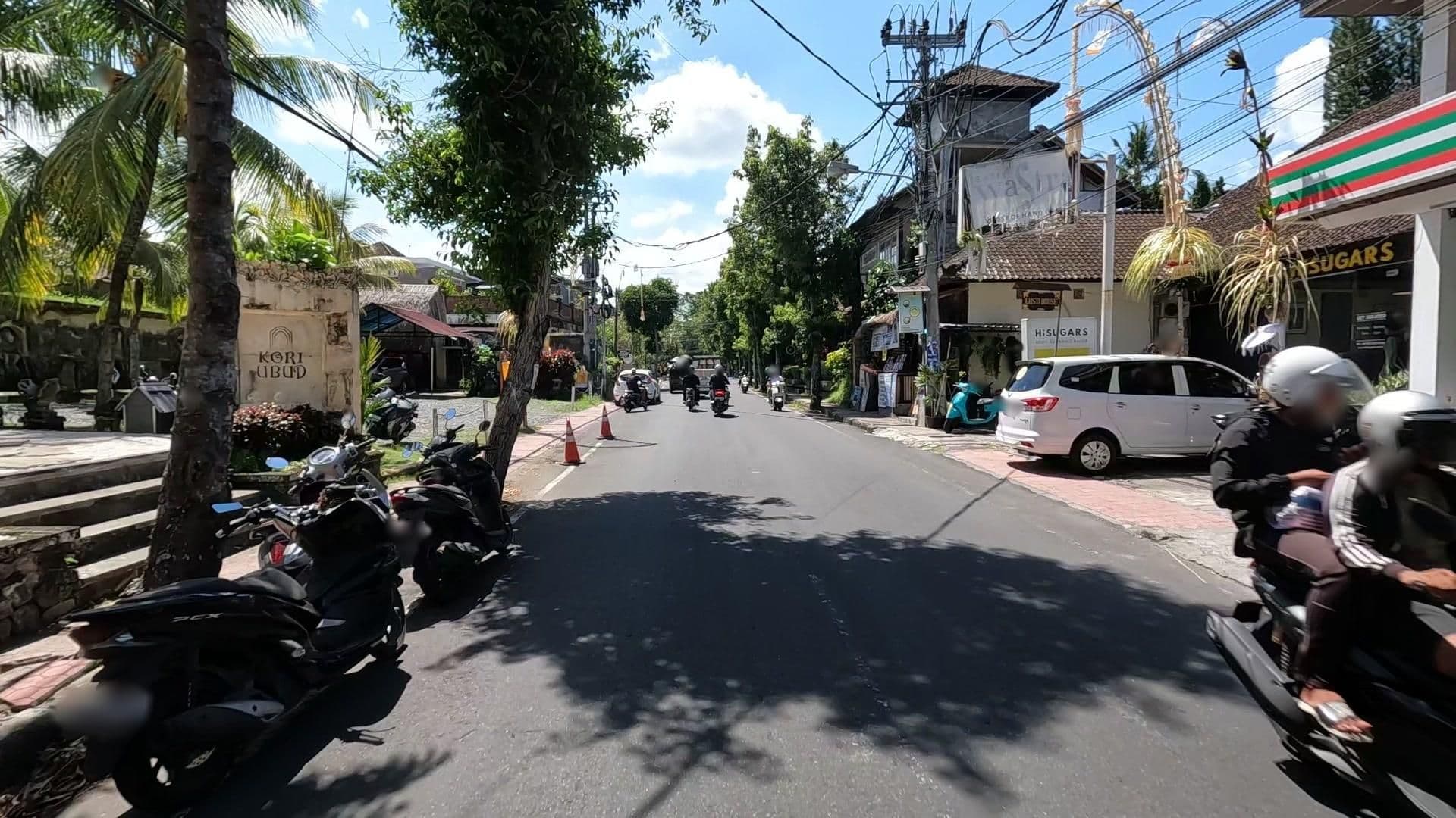 Street view near Car Park Kori Ubud Resort, Ubud — © lucomsky (CC BY-SA · Mapillary)