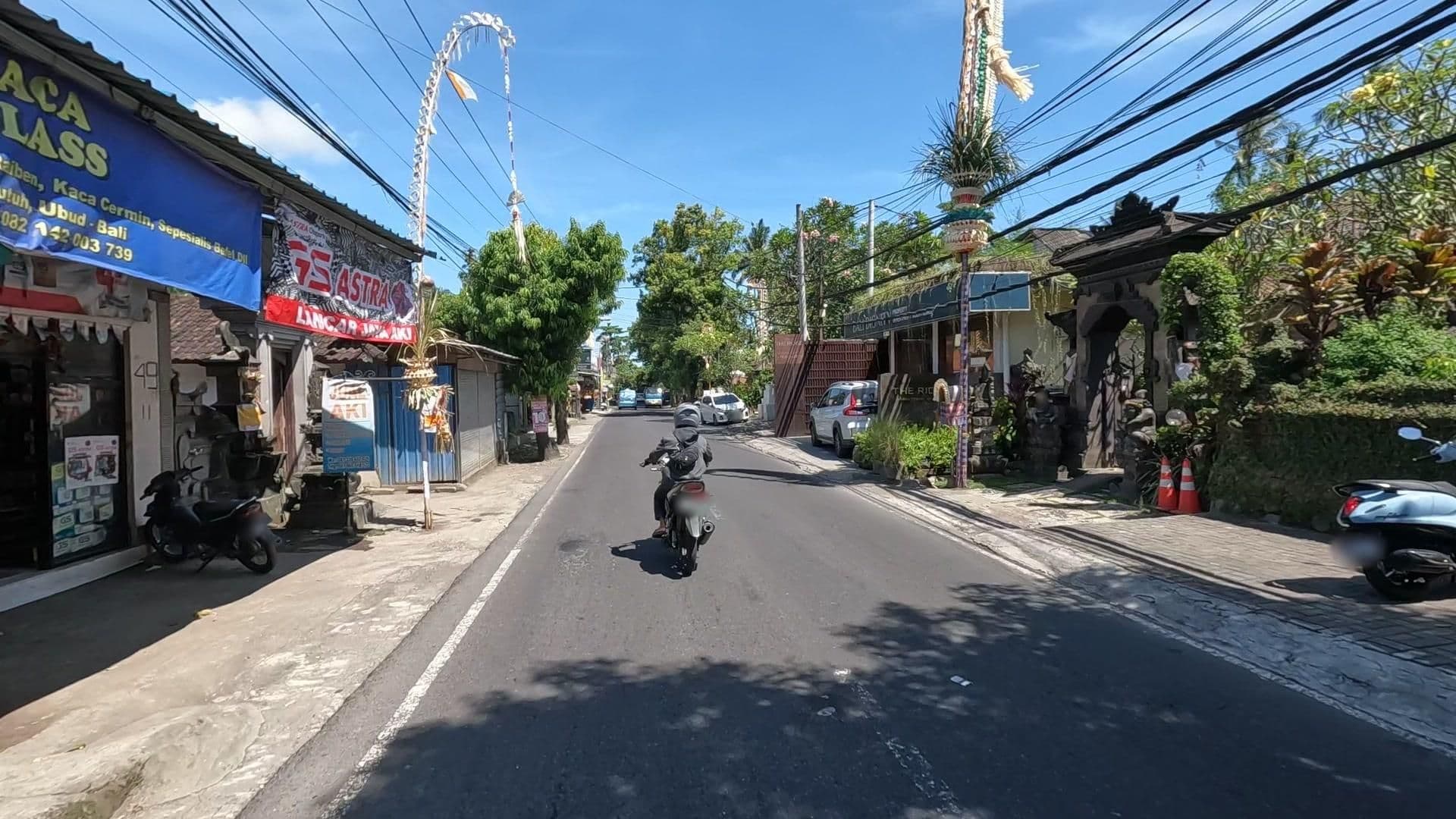 Street view near The Ridge Bali, Ubud — © lucomsky (CC BY-SA · Mapillary)