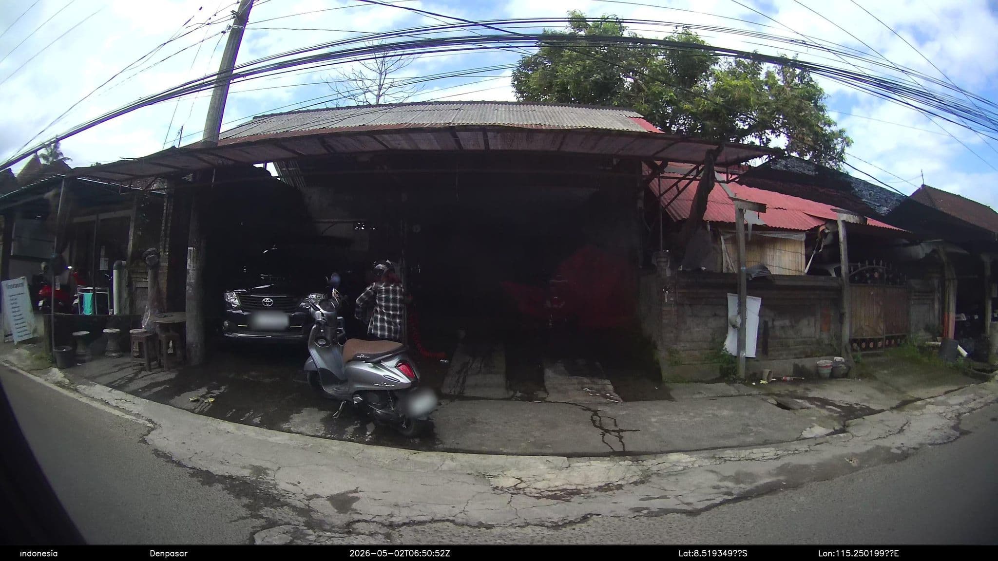 Street view near Podpadi Design Spaces, Ubud — © Kaart---RIGHT (CC BY-SA · Mapillary)