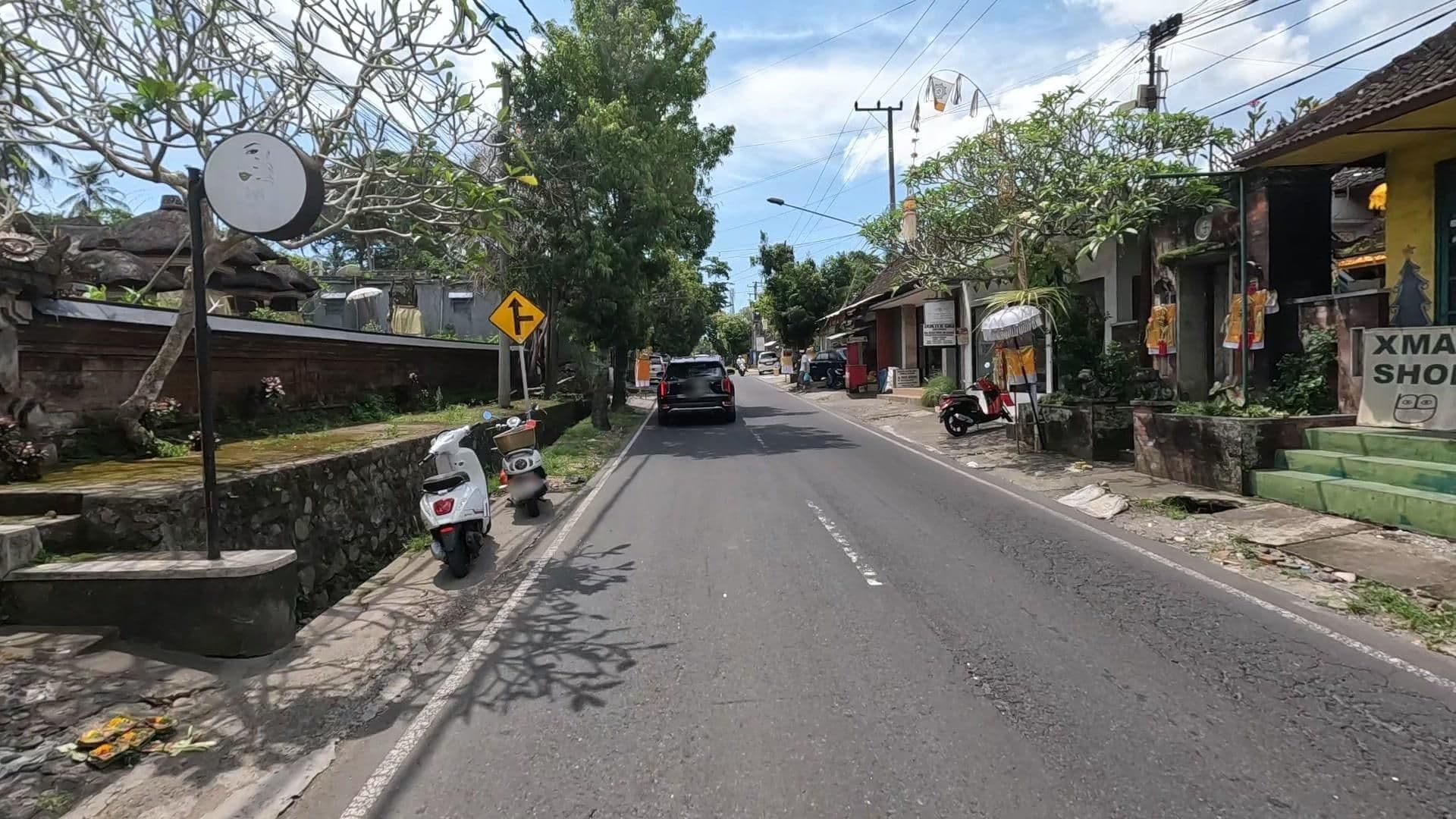 Street view near Novus Taman Bebek Resort And Spa Bali, Ubud — © lucomsky (CC BY-SA · Mapillary)
