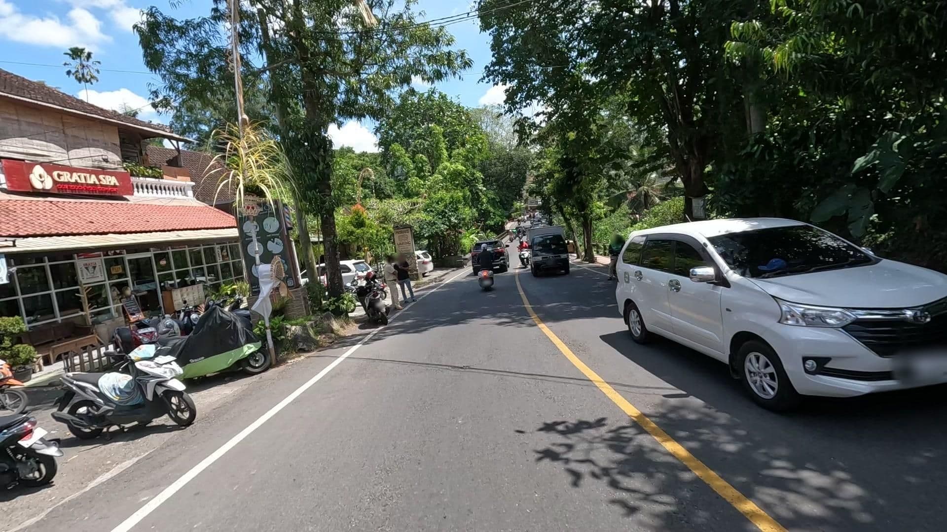Street view near WW Backpackers, Ubud — © lucomsky (CC BY-SA · Mapillary)