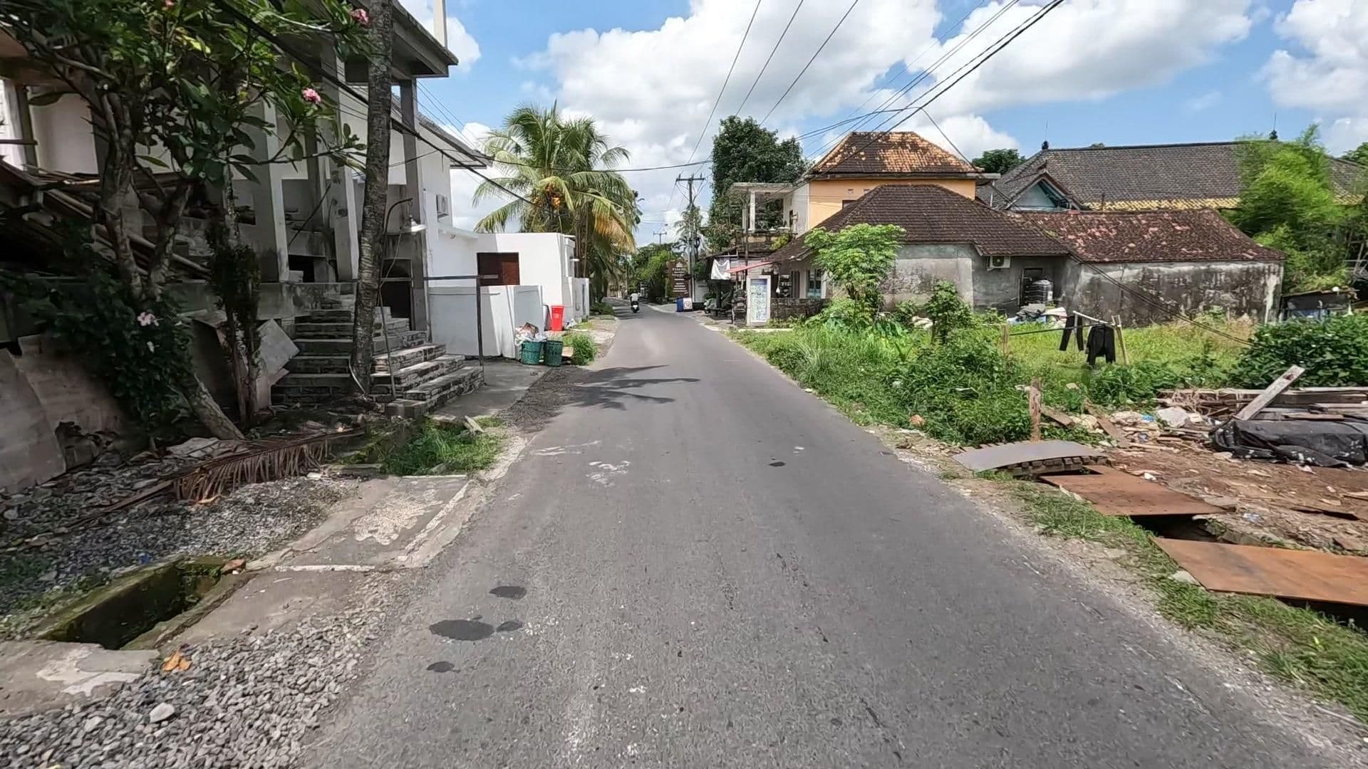 Street view near Guest House Kudos, Ubud — © lucomsky (CC BY-SA · Mapillary)