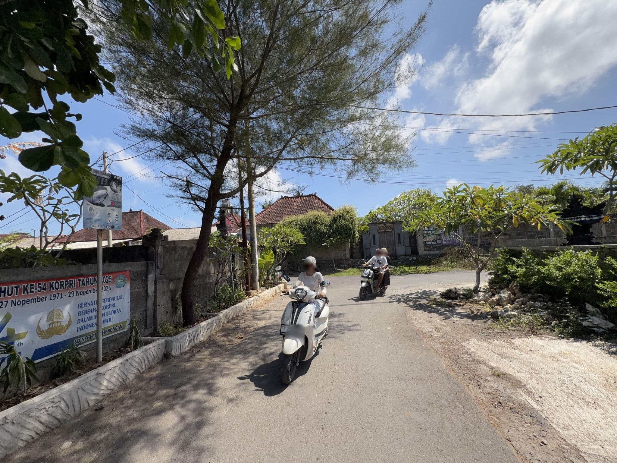 Street view near Small Heaven Bungalow, Klungkung — © filipb (CC BY-SA · Mapillary)