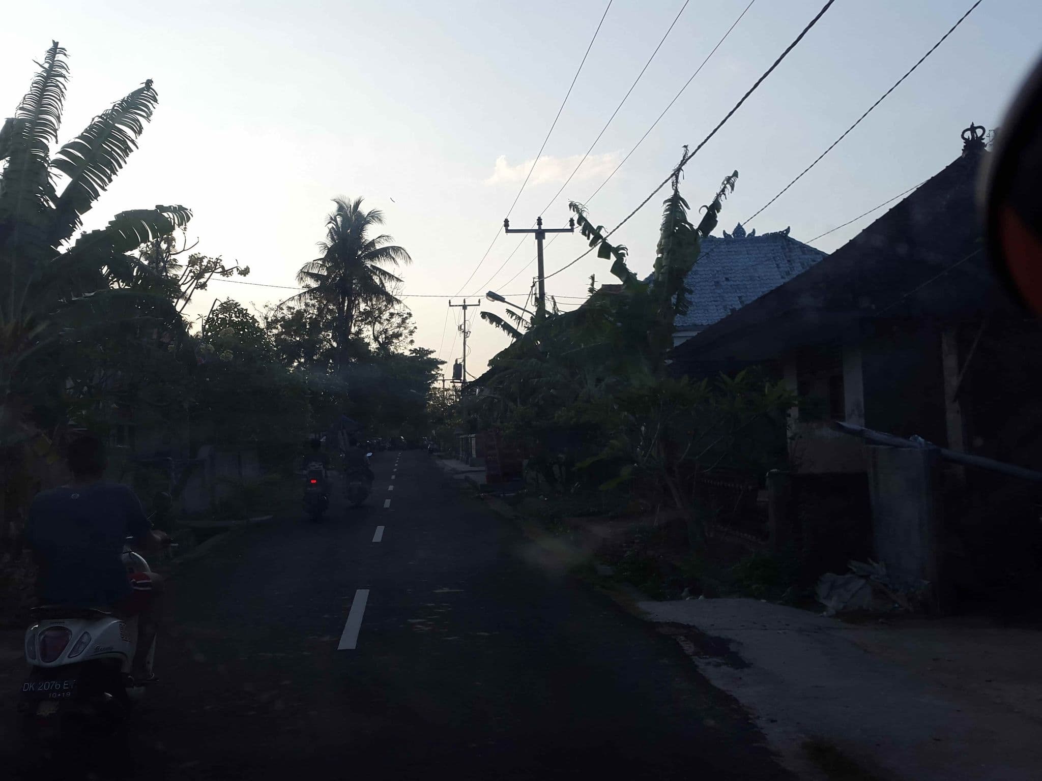 Street view near Pradana Beach Inn Luxury, Klungkung — © roadroid (CC BY-SA · Mapillary)