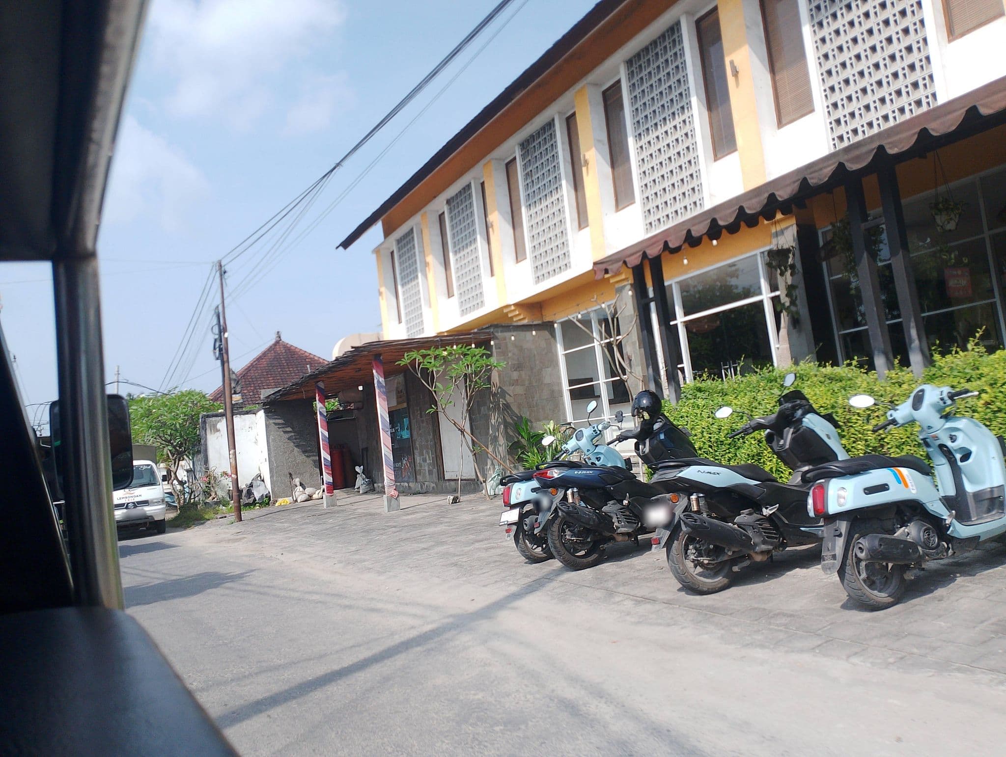 Street view near DeIndra Nusa Inn, Klungkung — © patricioximenes (CC BY-SA · Mapillary)