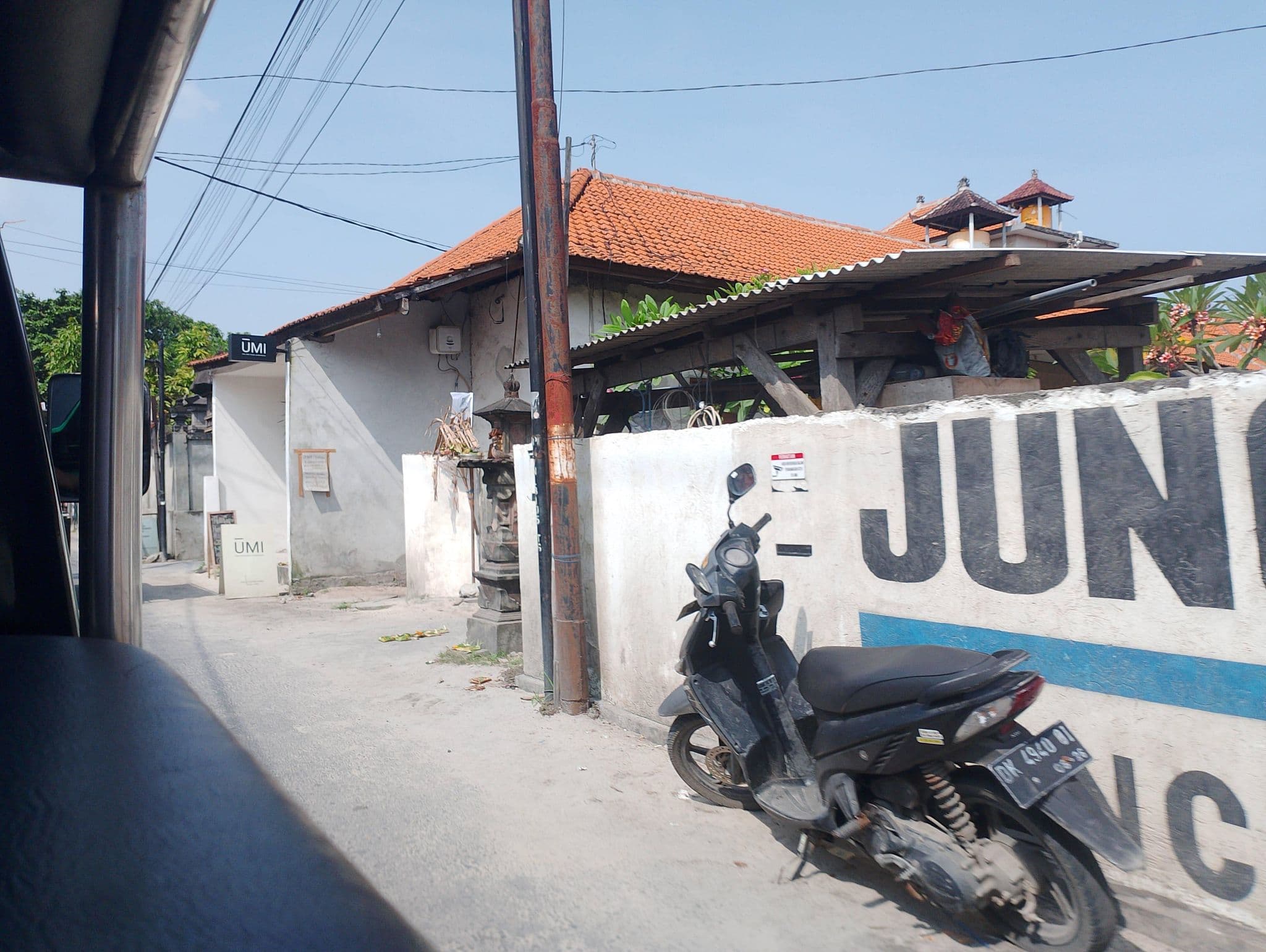 Street view near D&Yoga Home Stay, Klungkung — © patricioximenes (CC BY-SA · Mapillary)
