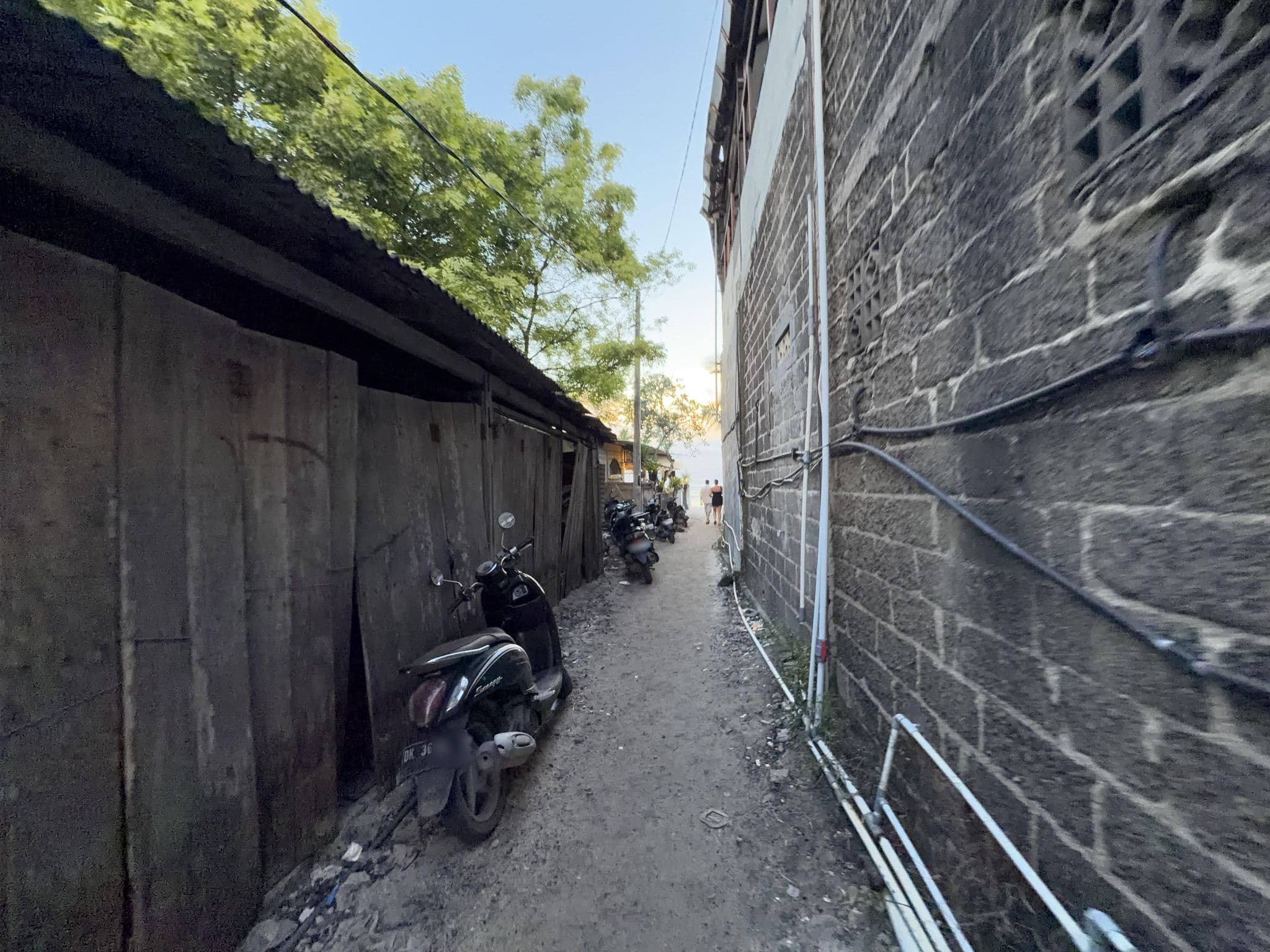 Street view near Scoobydoo Villa Lembongan Island, Klungkung — © filipb (CC BY-SA · Mapillary)