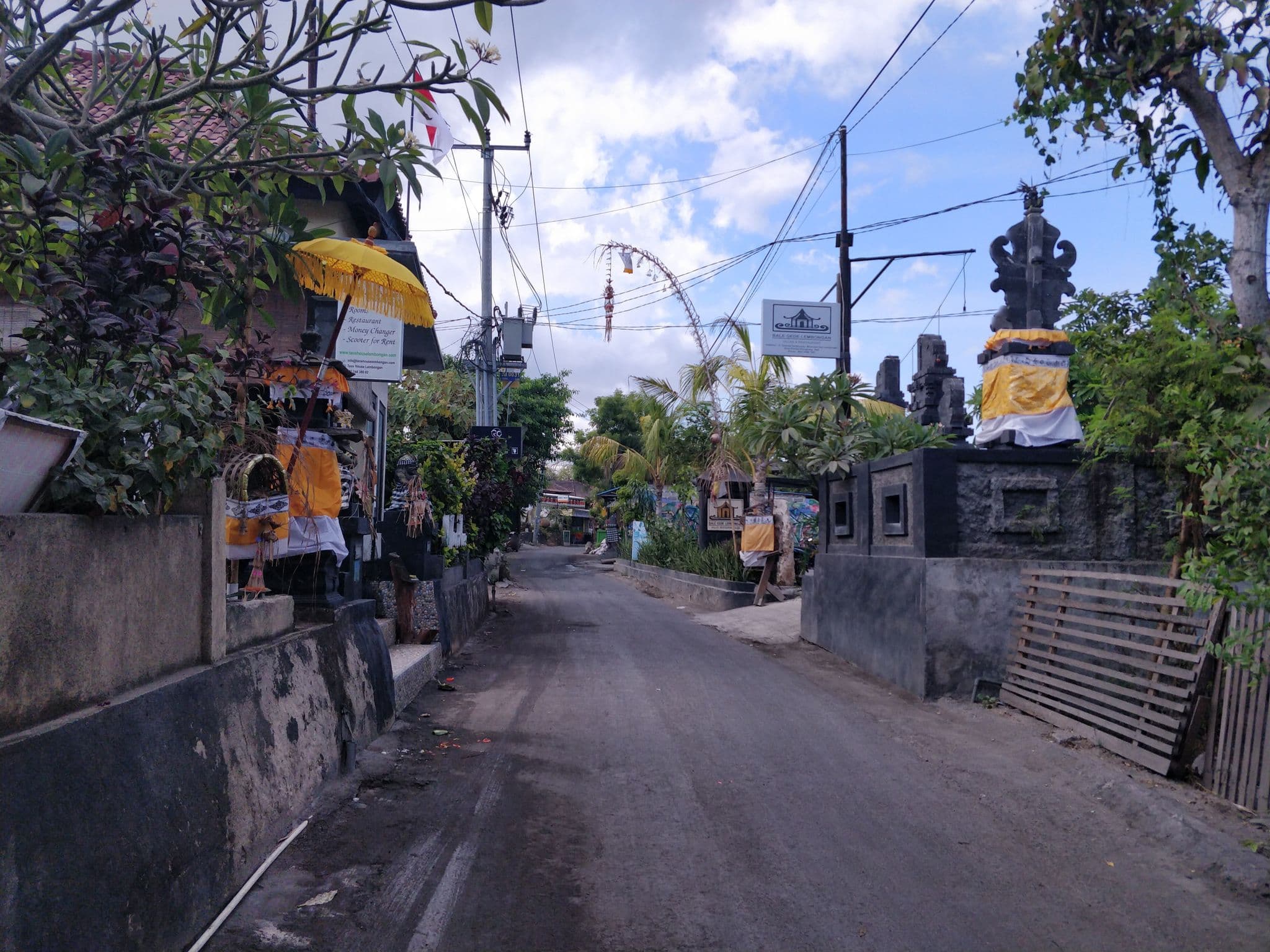 Street view near Taos House Lembongan, Klungkung — © publicvoit (CC BY-SA · Mapillary)