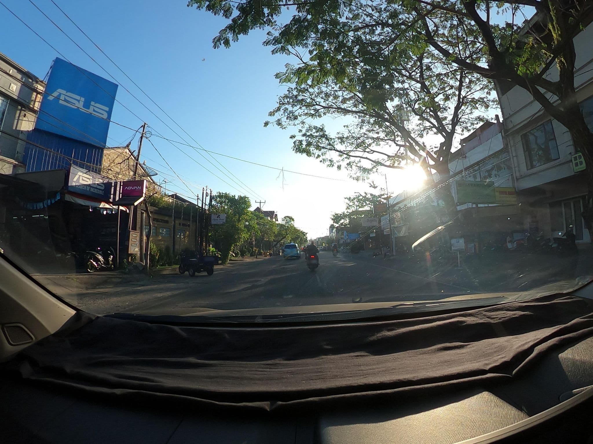 Street view near Hotel Astiti Mataram, Mataram — © Kaart_Local (CC BY-SA · Mapillary)