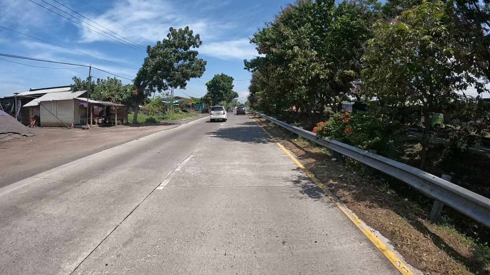 Street view near The Point Resort, Nusa Lembongan, Klungkung — © lucomsky (CC BY-SA · Mapillary)